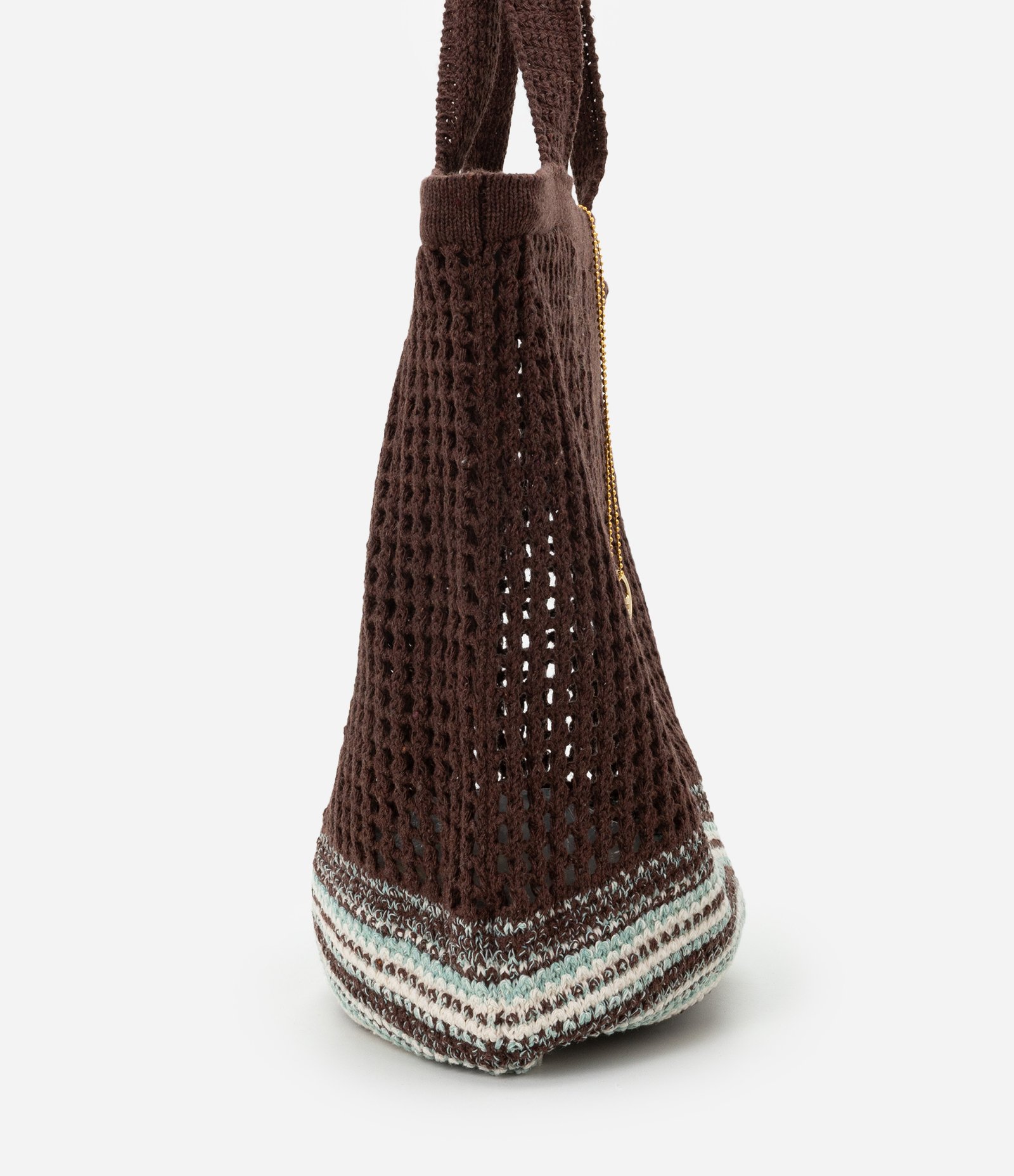 Bolsa Saco em Tricô com Pingente e Detalhes Listrados Marrom 2