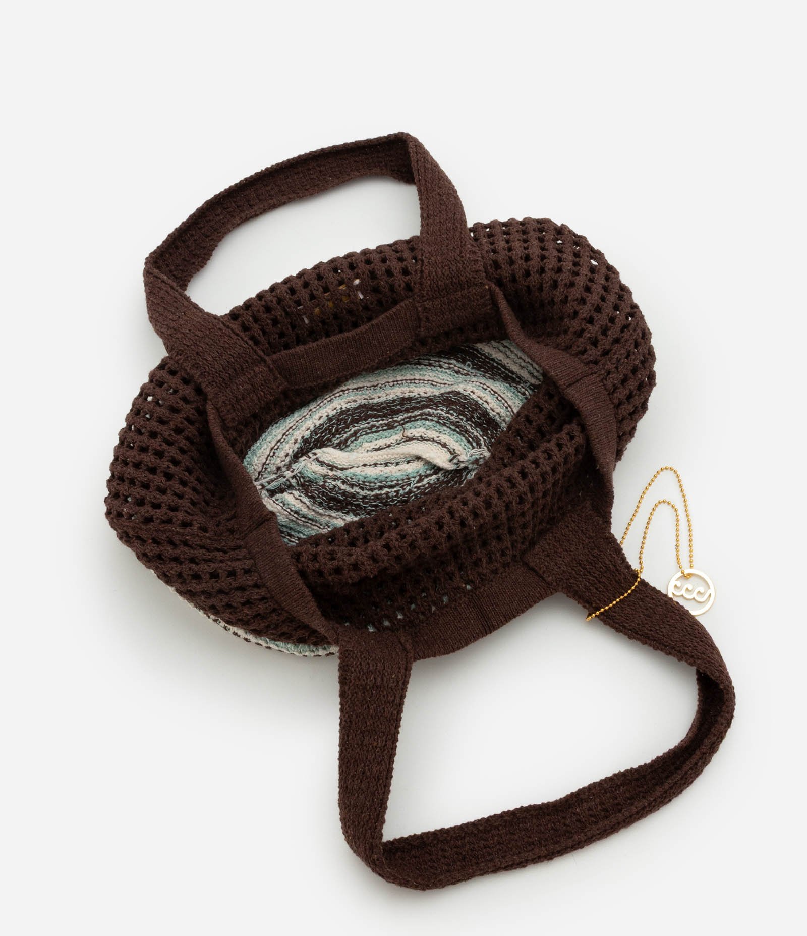 Bolsa Saco em Tricô com Pingente e Detalhes Listrados Marrom 5