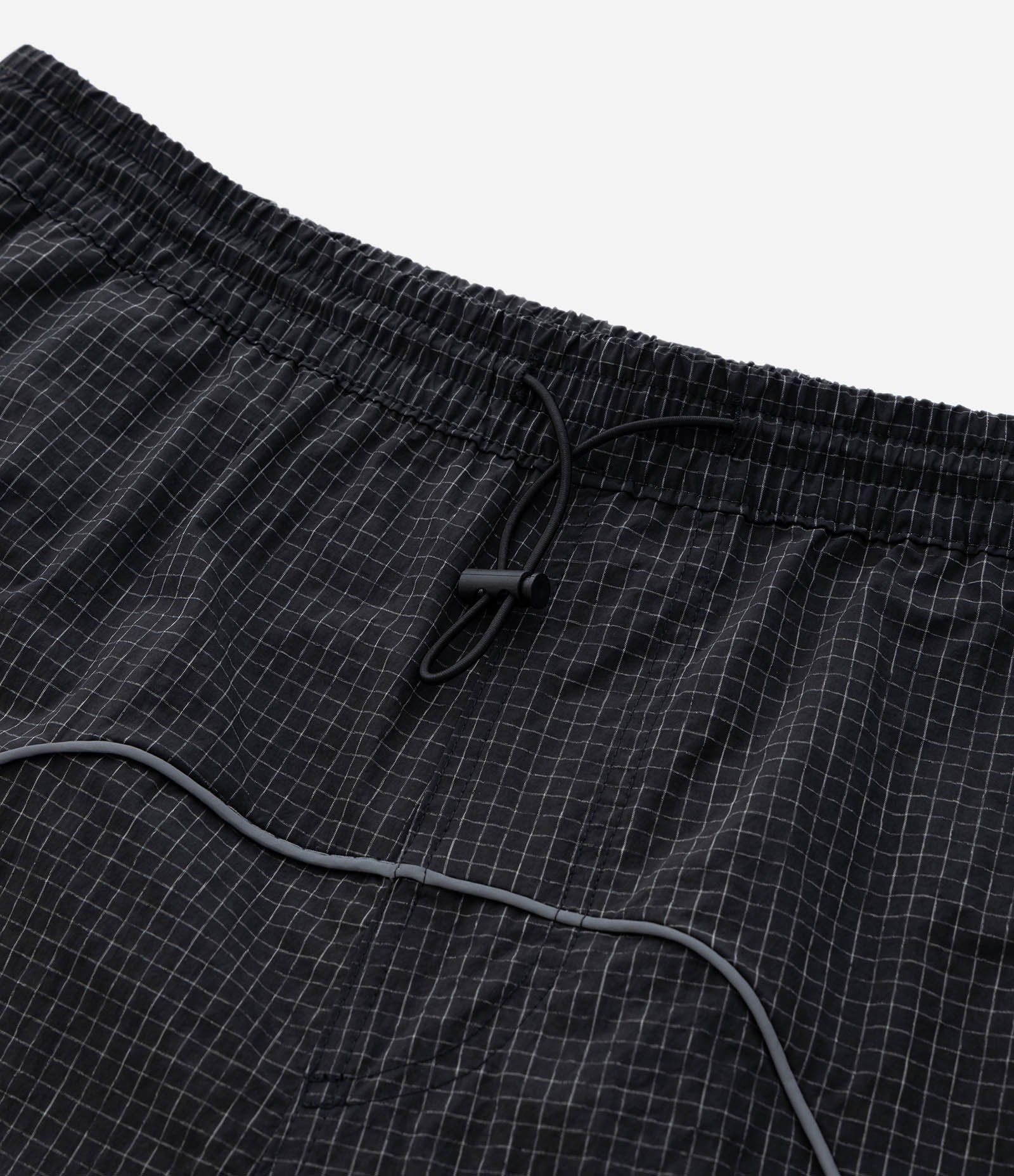 Calça em Microfibra Liso Quadriculado com Painéis Refletivos Preto 11