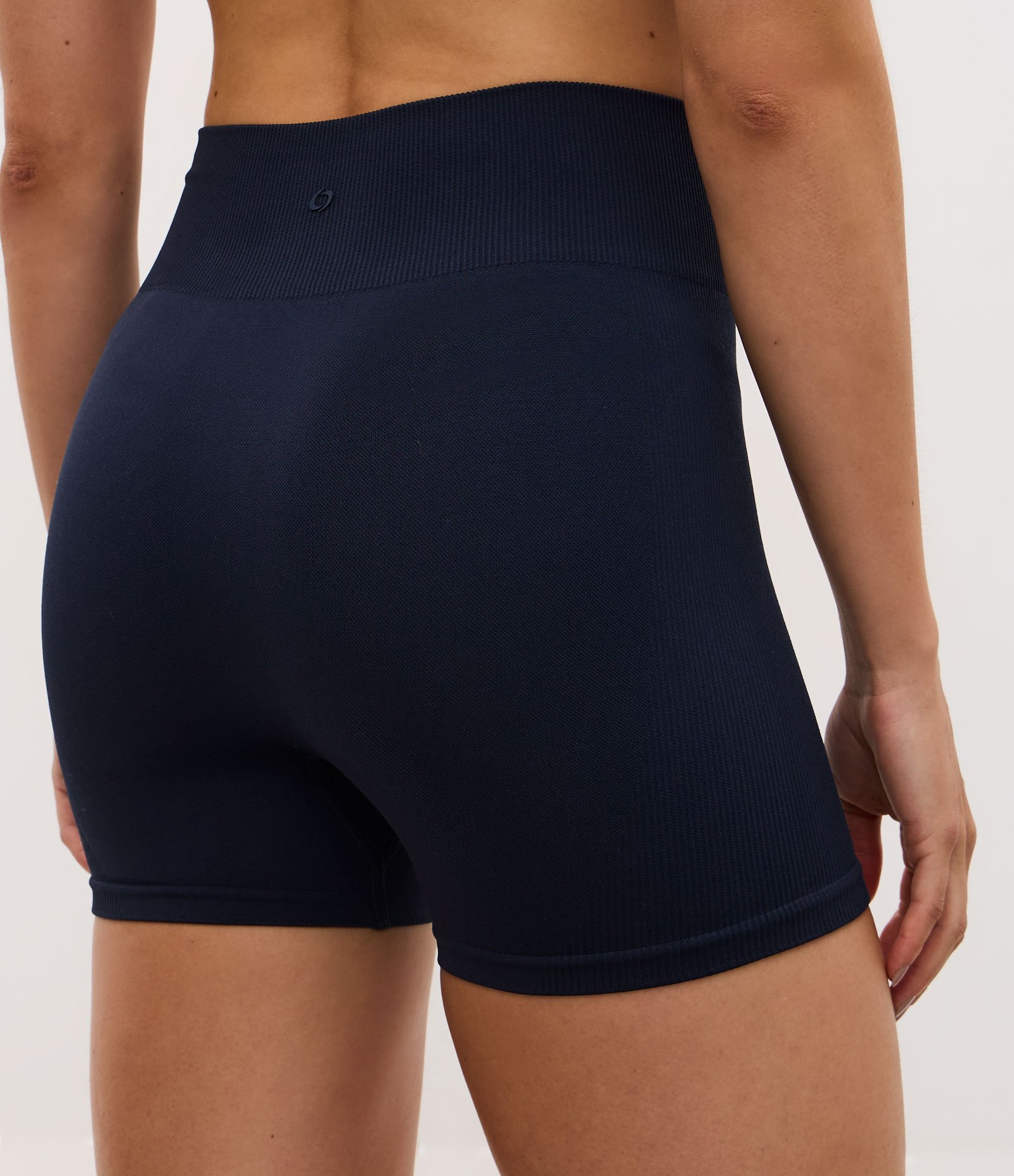 Bermuda Esportiva em Poliamida Seamless com lateral Canelada Azul 3