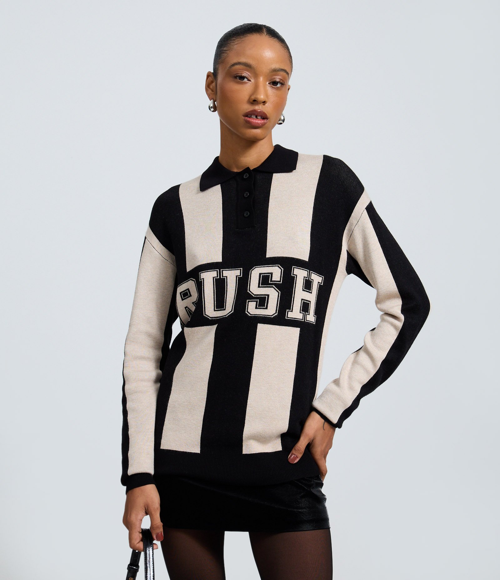 Blusão Oversized Listrado em Tricô com Gola Polo Preto / Branco 1
