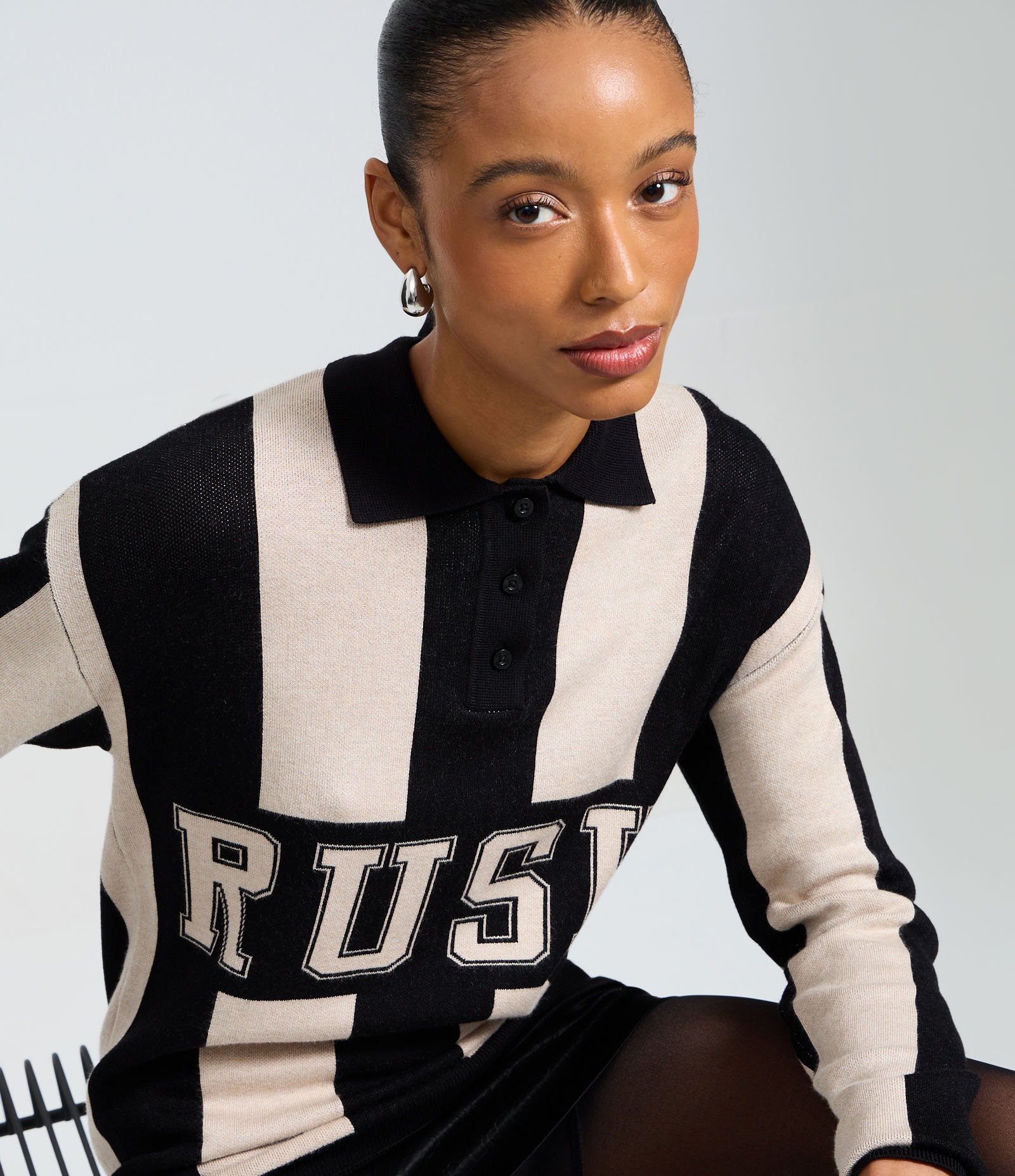 Blusão Oversized Listrado em Tricô com Gola Polo Preto / Branco 3