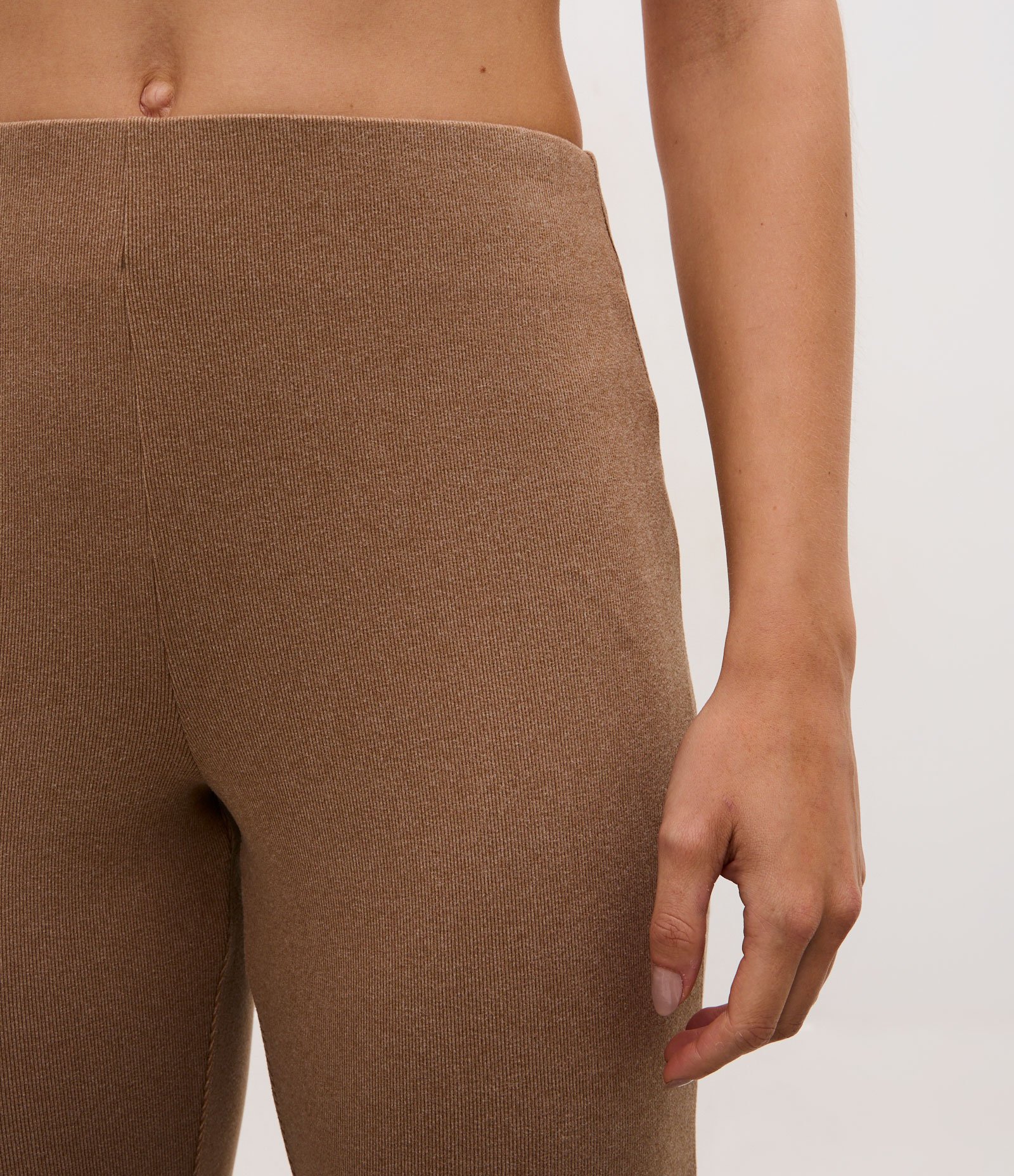 Calça Flare Esportiva com Textura Bege 3