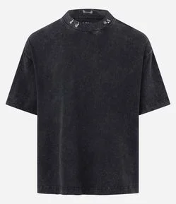 Camiseta em Algodão com Estampa Lettering Piercing e Gola Alta