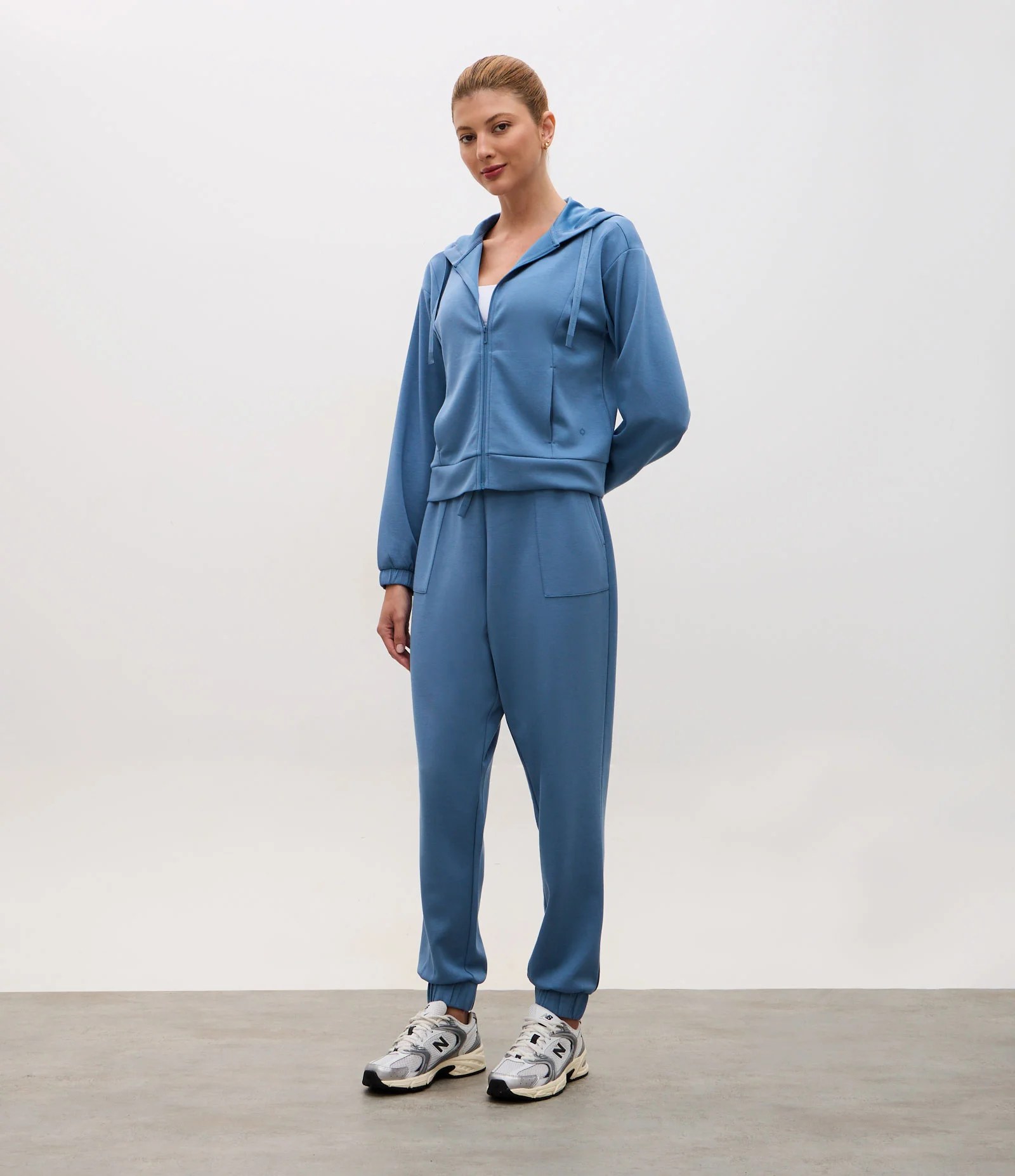 Jaqueta Esportiva Regular em Modal com Capuz Azul 2