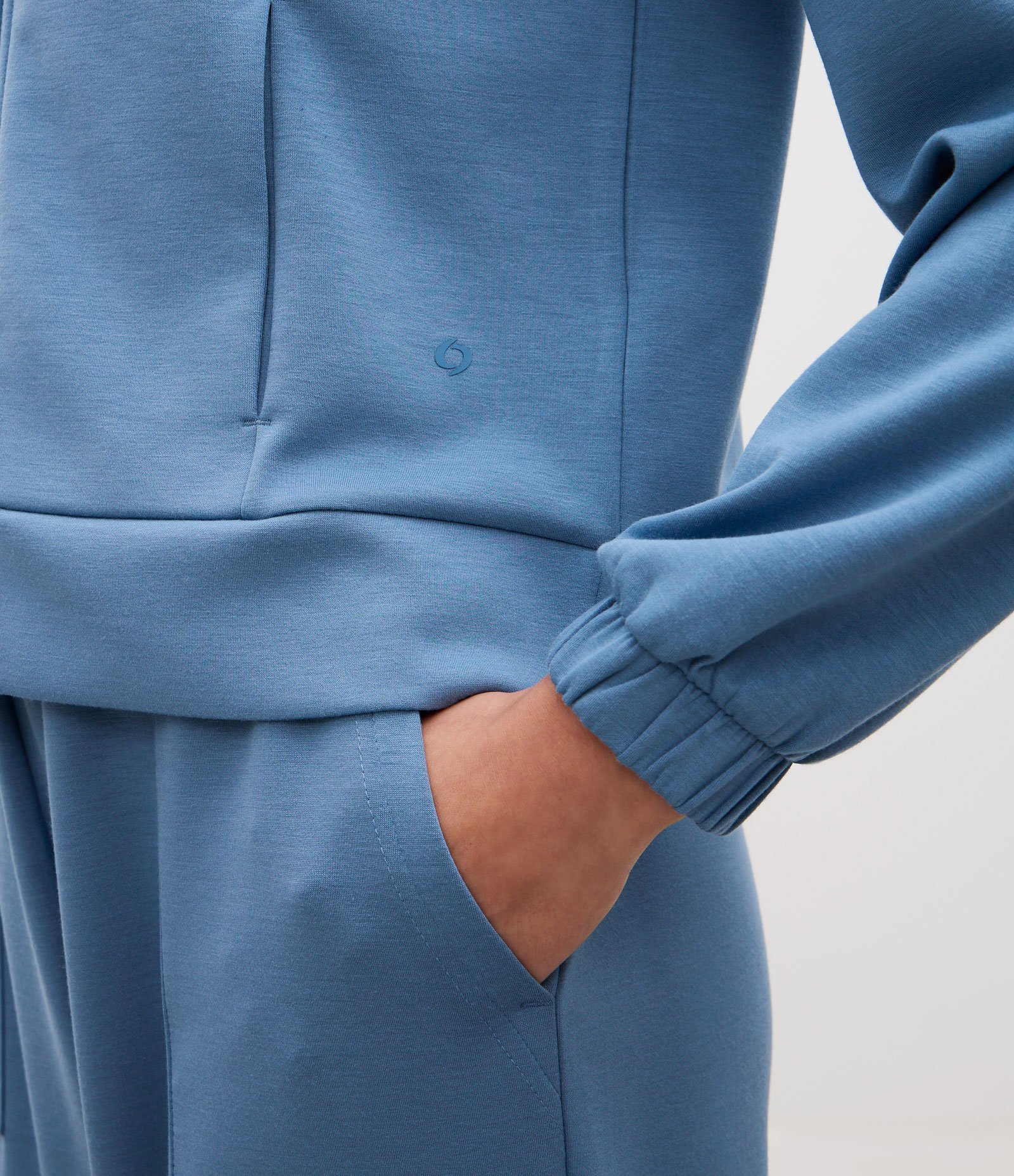 Jaqueta Esportiva Regular em Modal com Capuz Azul 3