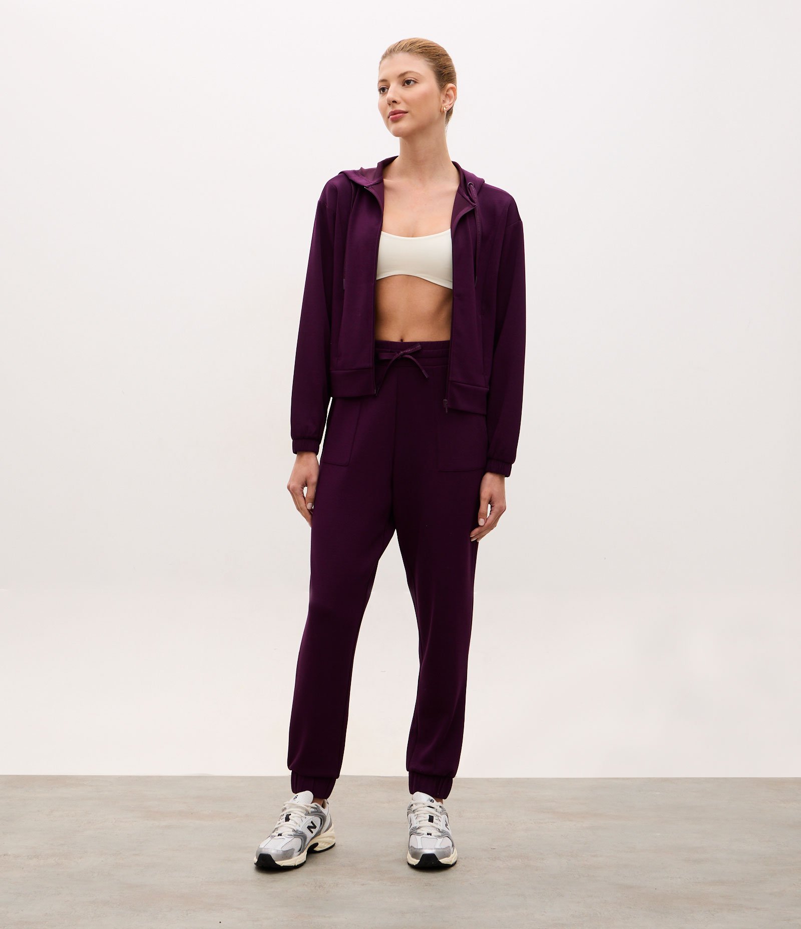 Jaqueta Esportiva Regular em Modal com Capuz Roxo 2