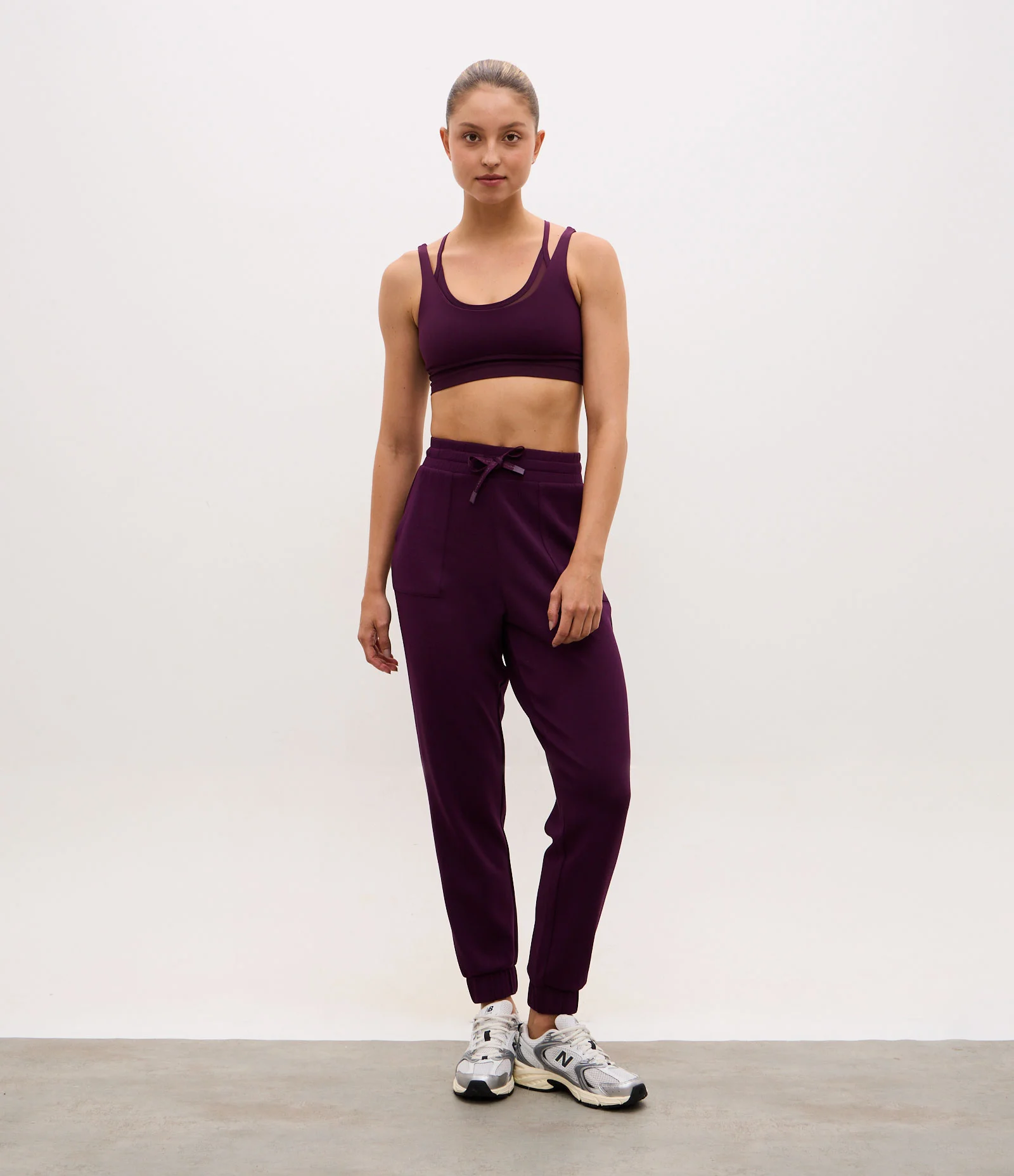 Calça Jogger Esportiva em Modal com Bolsos Roxo 1