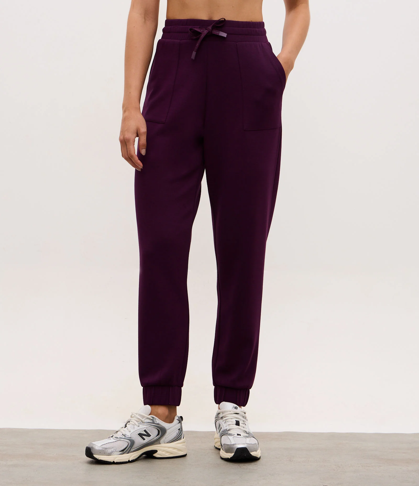 Calça Jogger Esportiva em Modal com Bolsos Roxo 2