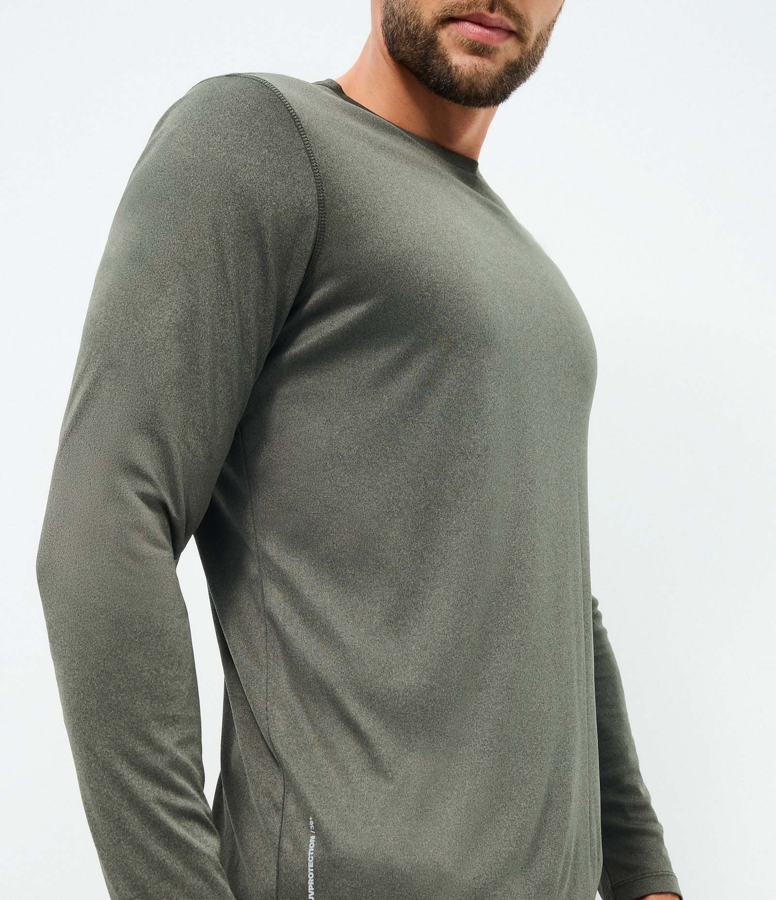 Camiseta Comfort Esportiva com Tecnologia Dry e Proteção UV Verde 3