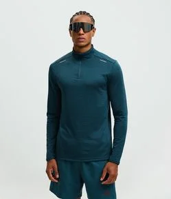 Camiseta Térmica Esportiva com Textura Canelada e Zíper na Gola