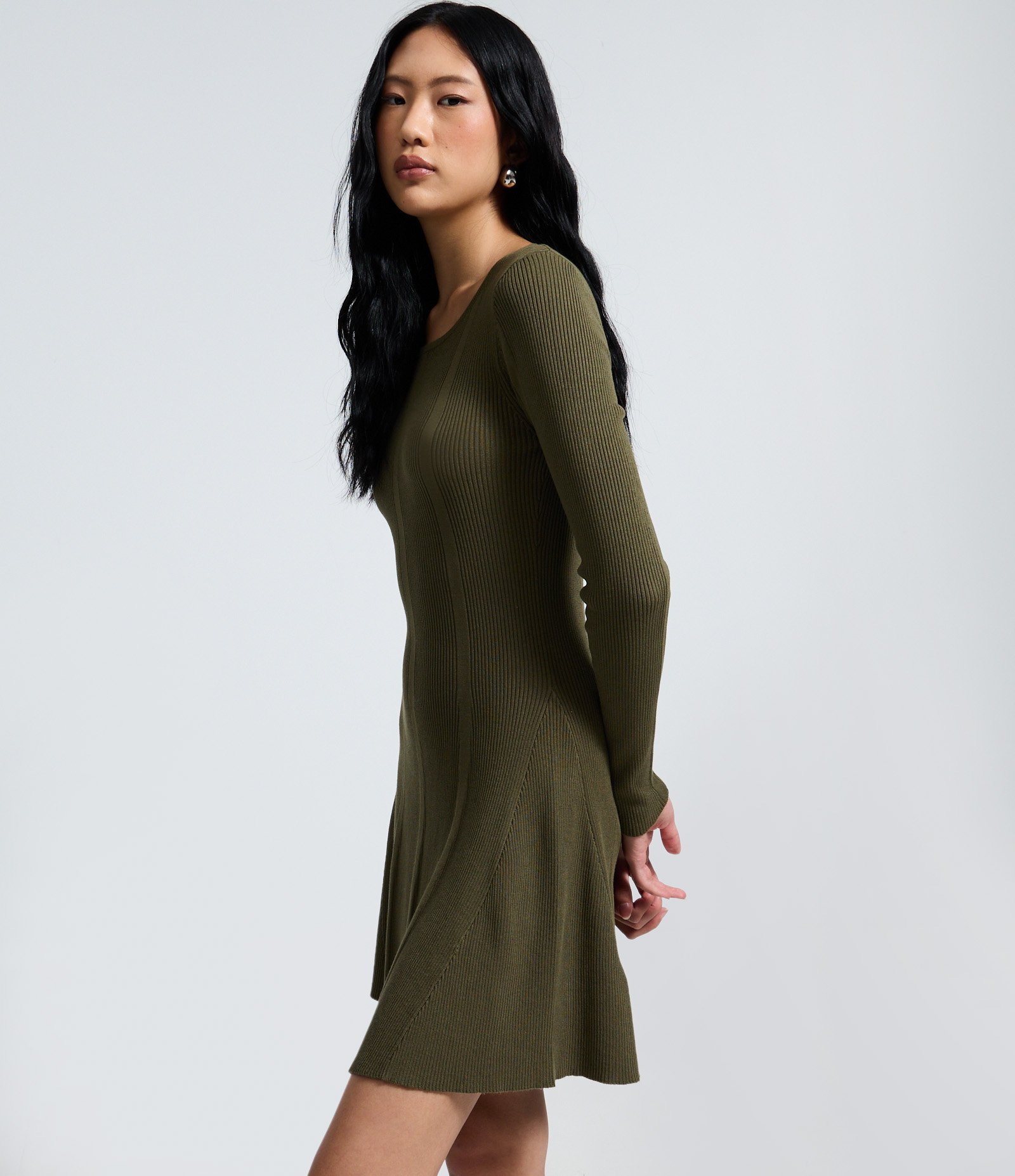 Vestido Skater Manga Longa em Tricô Canelado Verde 3