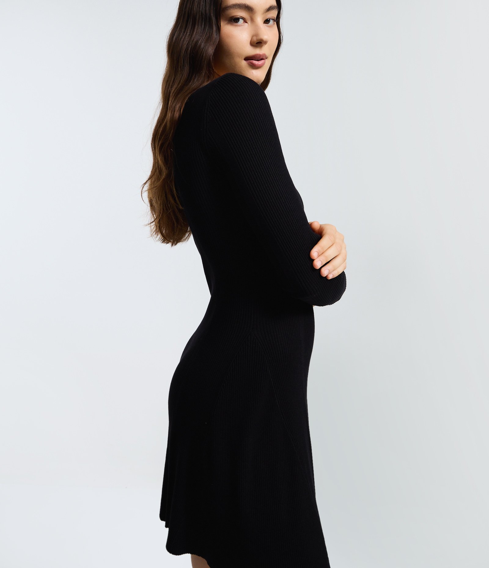 Vestido Skater Manga Longa em Tricô Canelado Preto 4