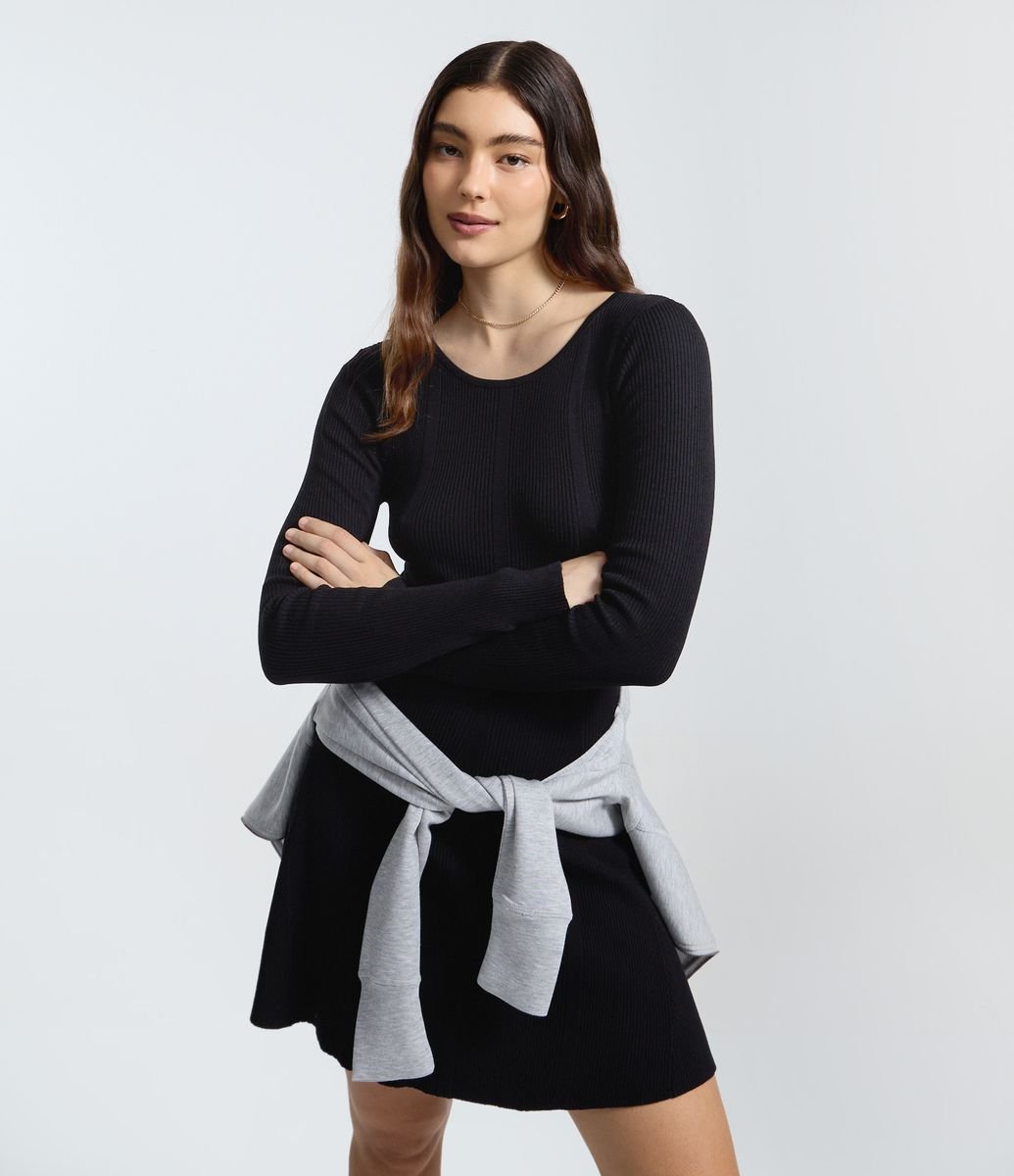 Vestido Skater Manga Longa em Tricô Canelado Preto