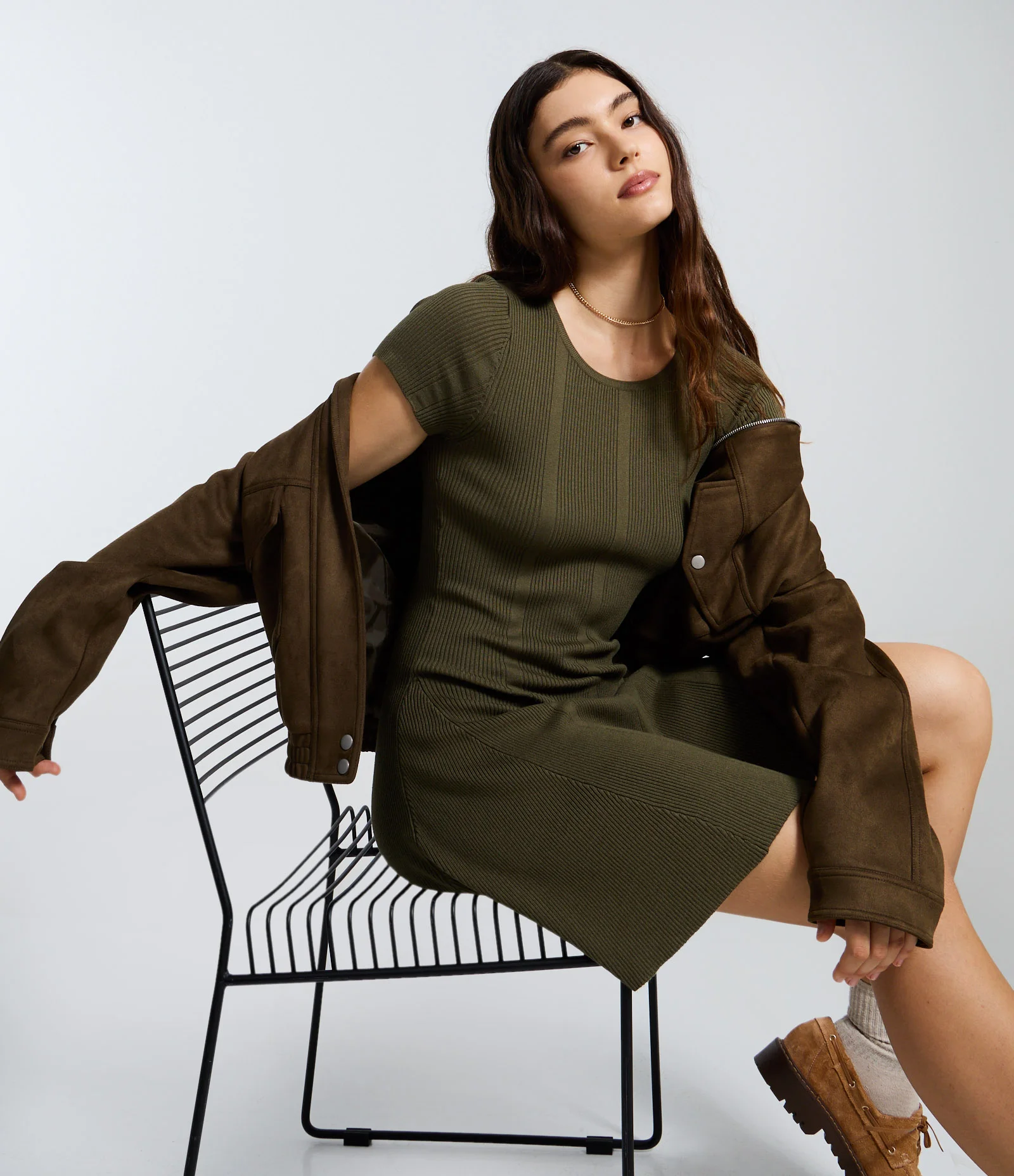 Vestido em Tricô Ajustado com Manga Curta Canelada Verde Musgo 1