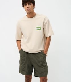 Bermuda Cargo em Tecido Tecnológico Lisa com Cós Elástico e Cinto