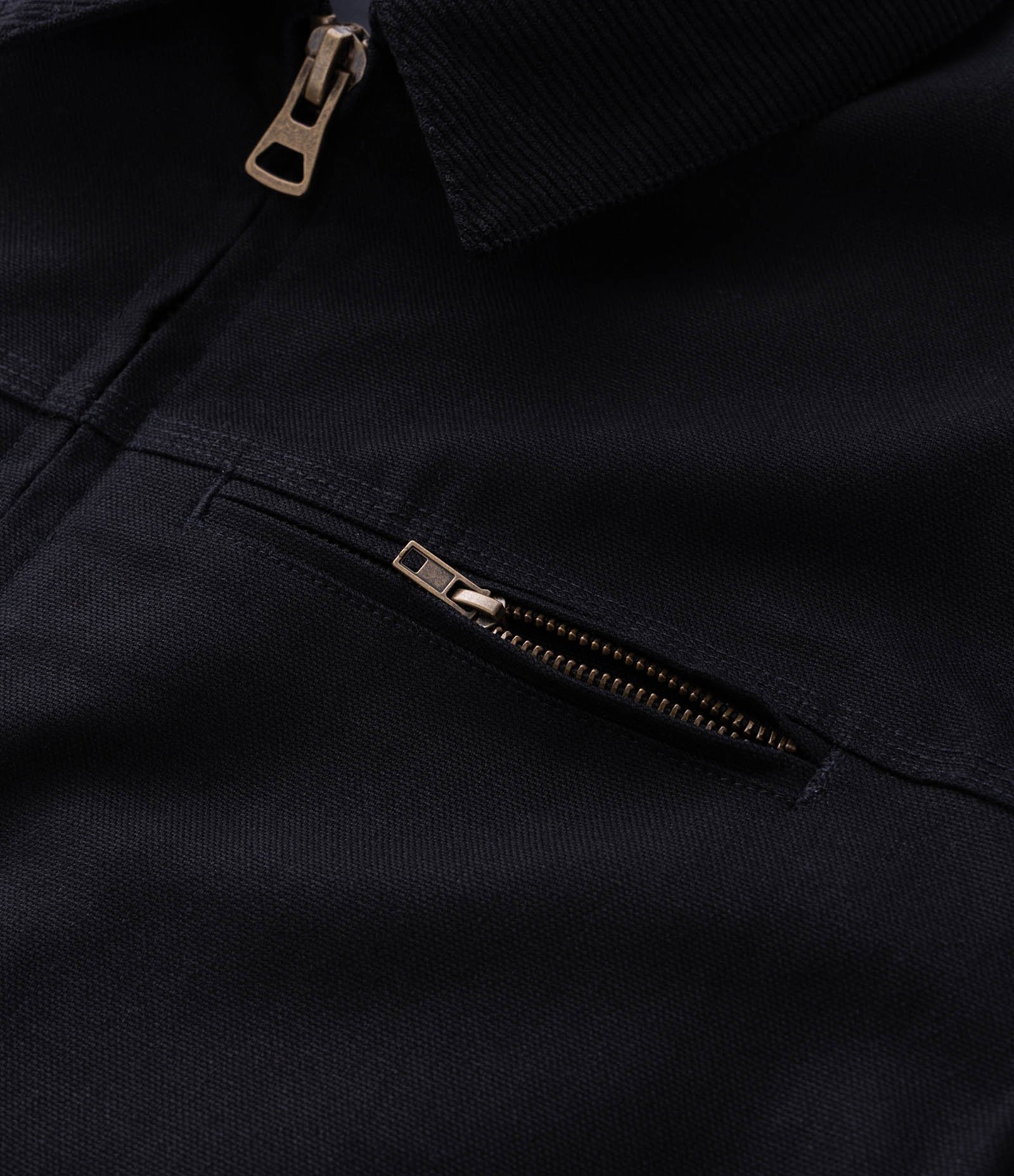 Jaqueta Trucker em Sarja com Gola de Veludo Contrastante e Bolsos Preto 5