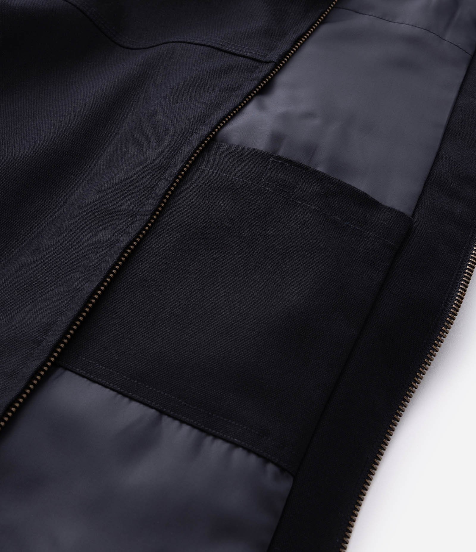 Jaqueta Trucker em Sarja com Gola de Veludo Contrastante e Bolsos Preto 6