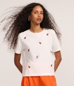 Camiseta em Algodão com Paetê Bordada de Caju