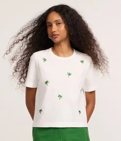 Camiseta em Algodão com Paetê Bordada de Coqueiro