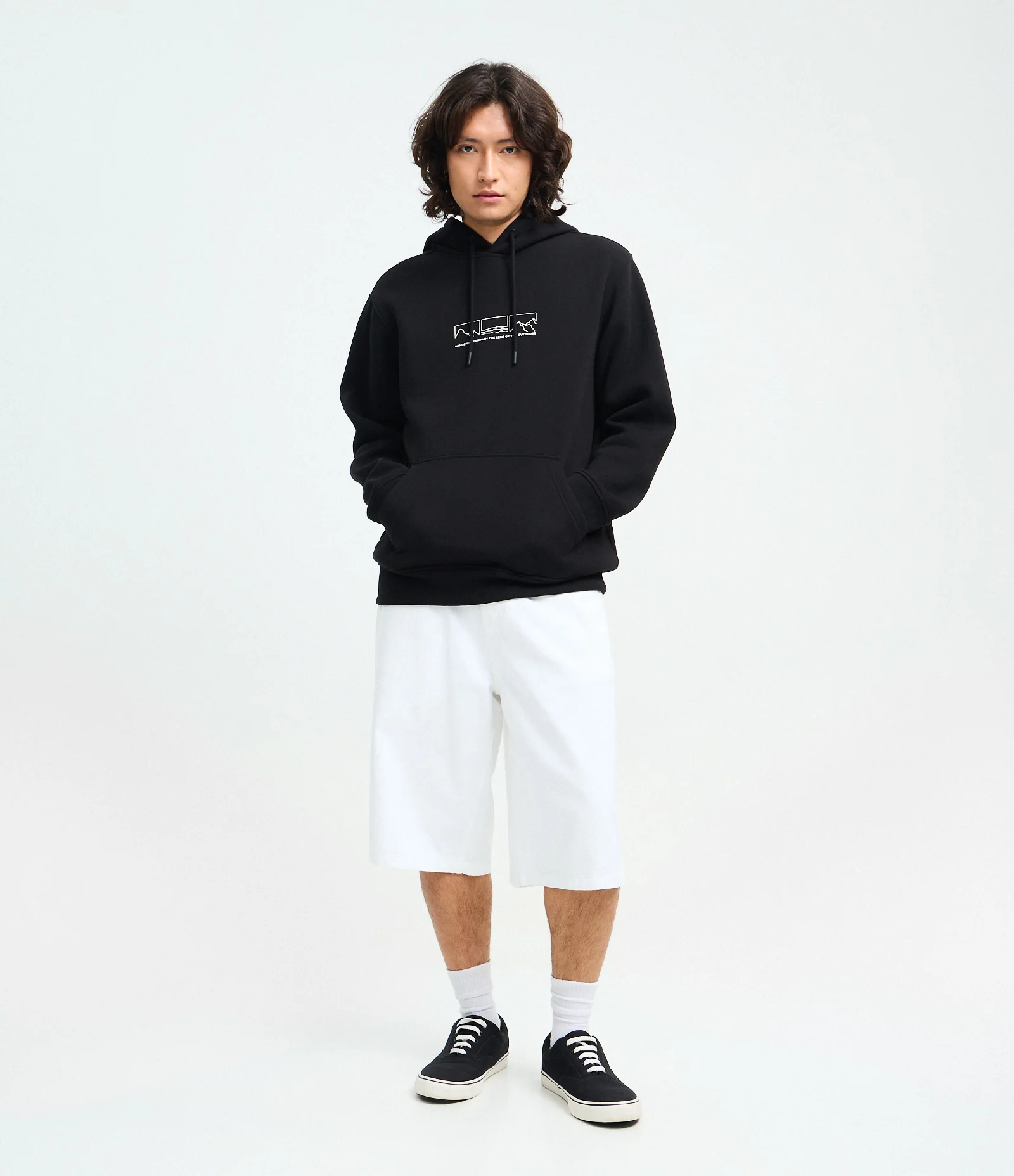 Blusão Comfort em Moletom com Capuz e Estampa Montanha Preto 2