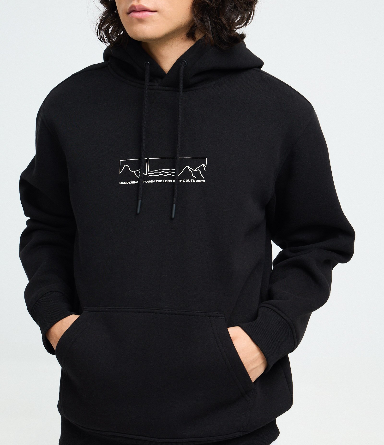 Blusão Comfort em Moletom com Capuz e Estampa Montanha Preto 4