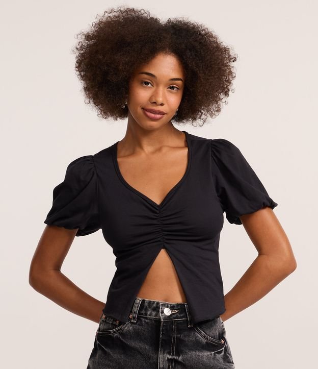 Blusa em Algodão com Detalhe Franzido e Fenda Frontal