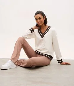 Suéter Oversized Esportivo com Lettering Bordado