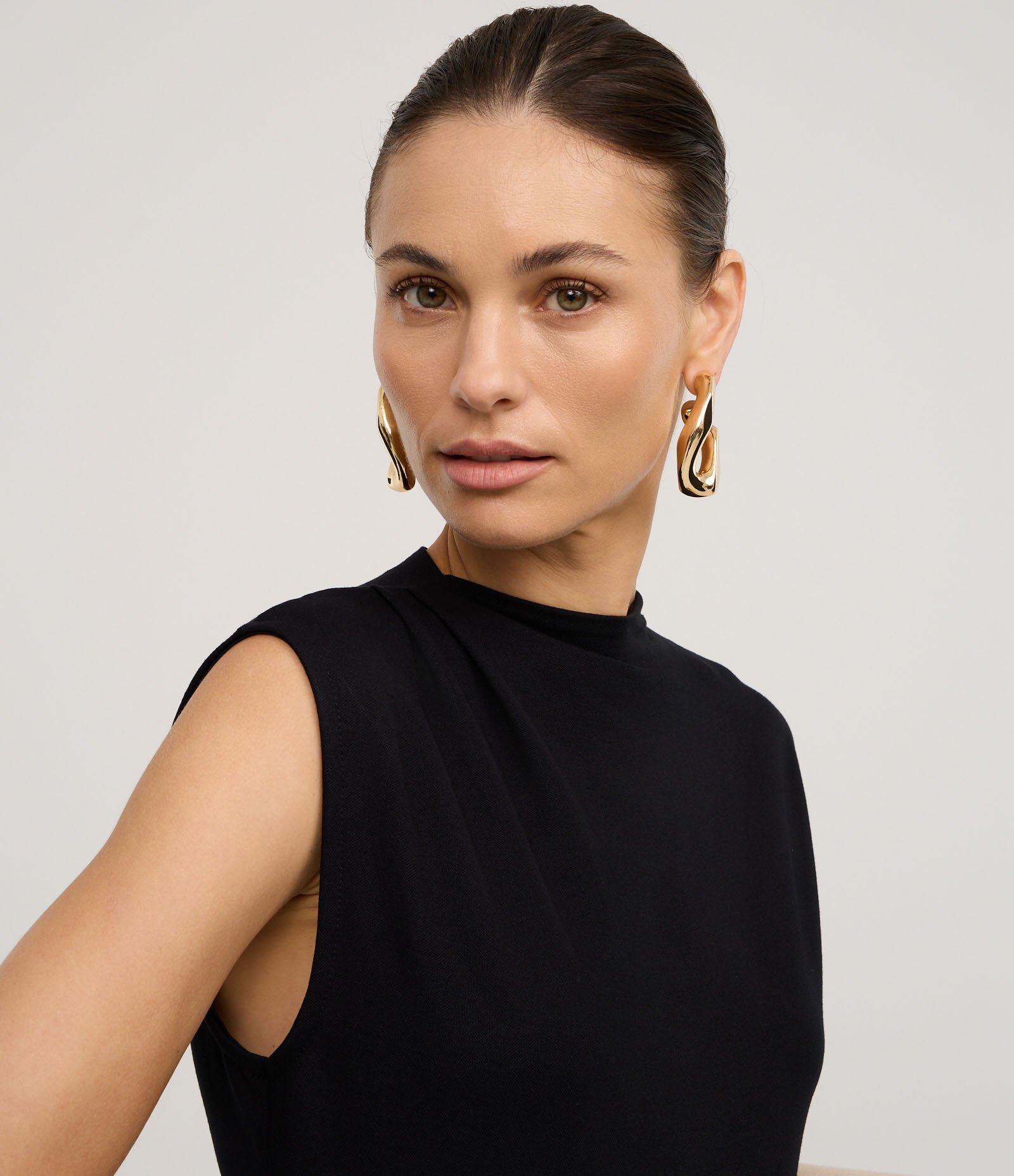 Macacão em Orly com Passantes e Cinto Afivelado Preto 3