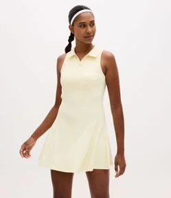 Vestido Evasê Esportivo em Microfibra com Short Interno