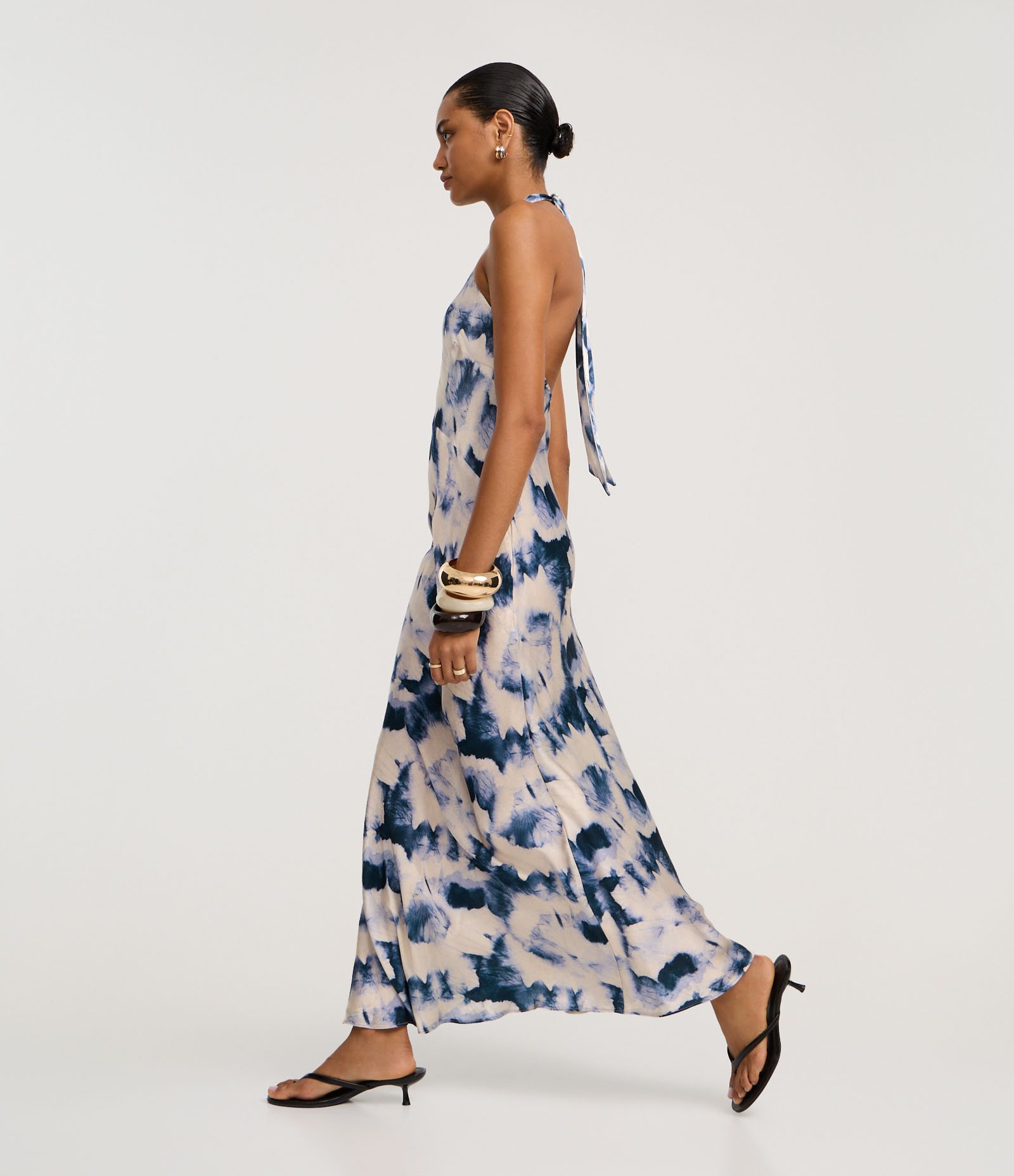 Vestido Slip Longo em Cetim com Estampa Abstrata Azul/Off White 3