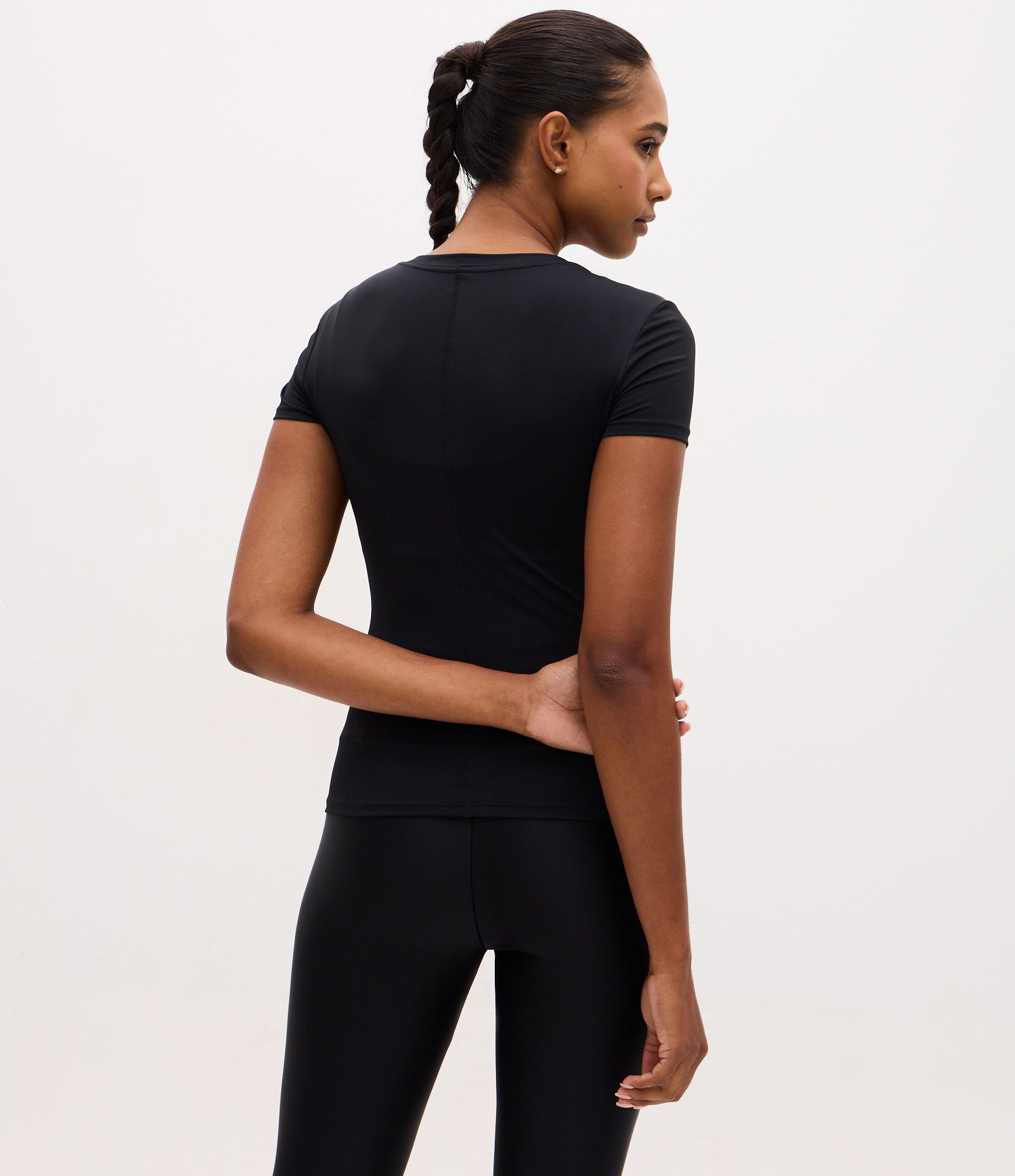 Camiseta Esportiva em Microfibra com Manga Curta Preto 4