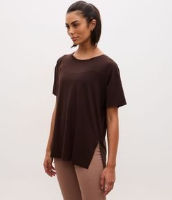 Camiseta Regular em Microfibra Ampla com Fendas Laterais