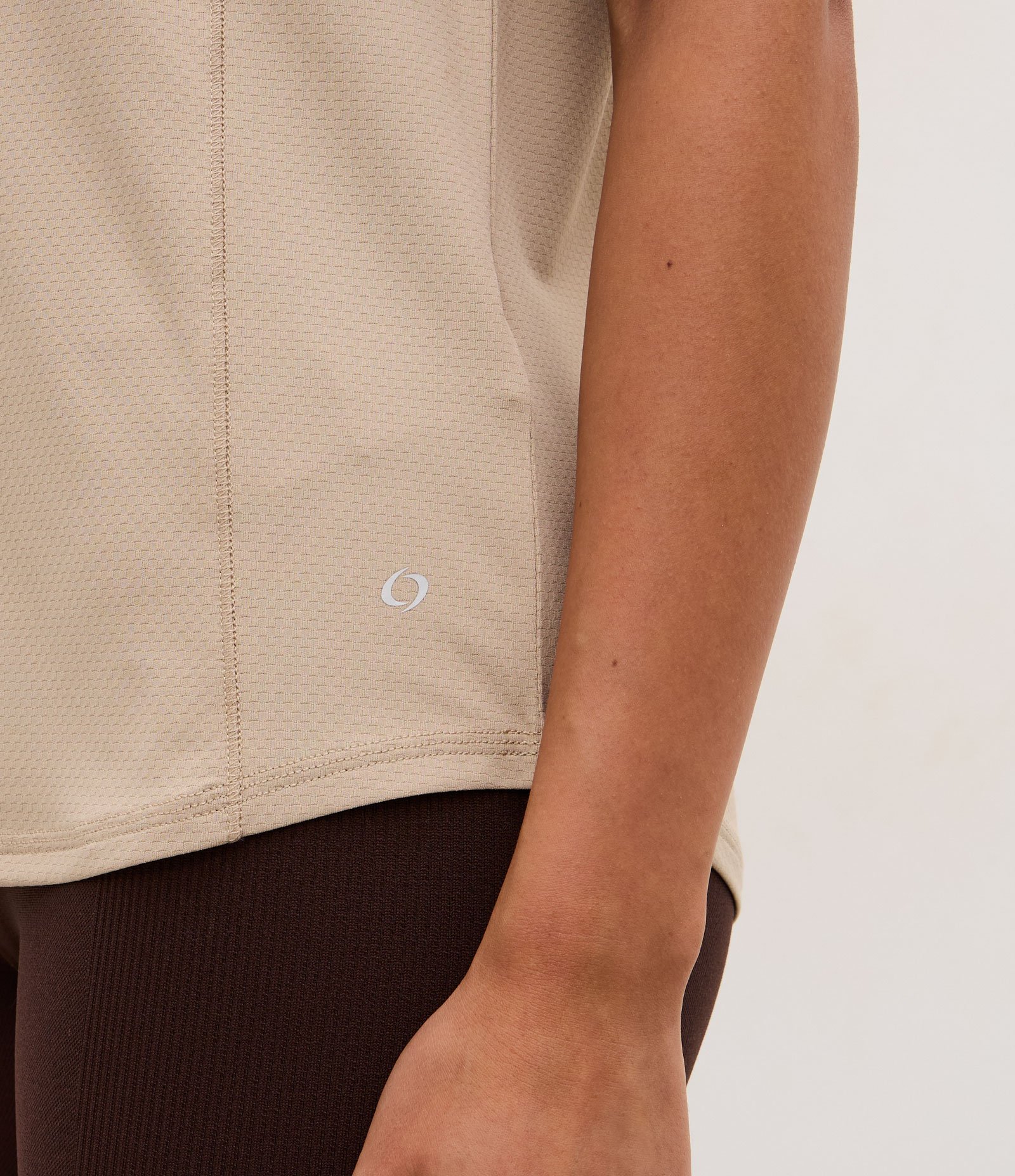 Camiseta Esportiva em Microfibra Texturizada Bege 3