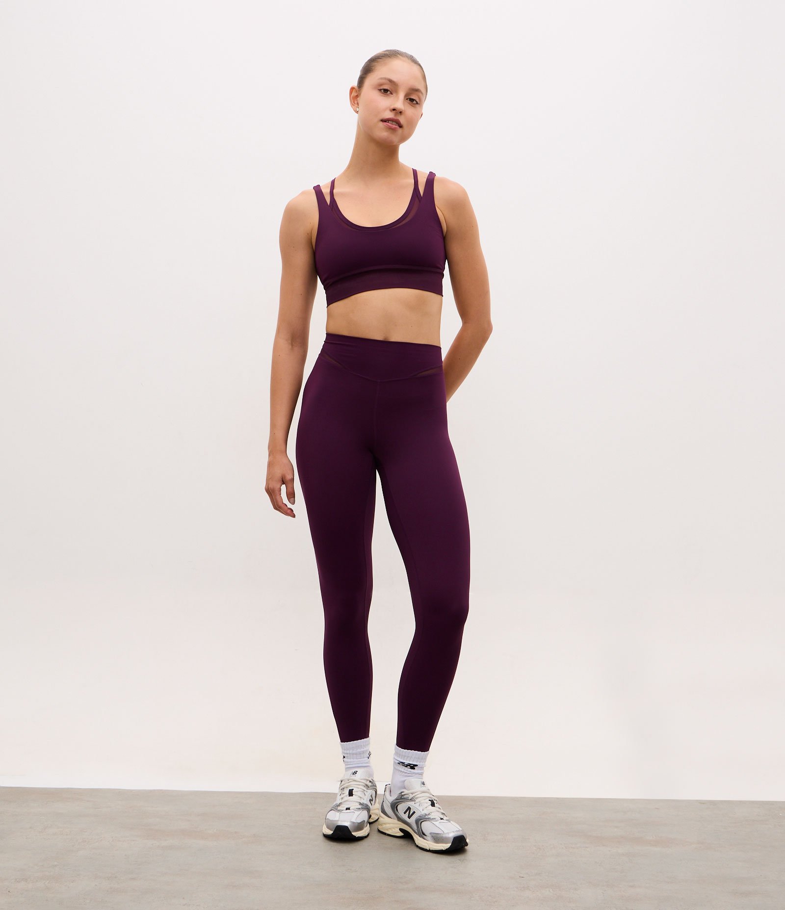 Top Esportivo em Microfibra Liso com Sobreposição e Bojo Roxo 2