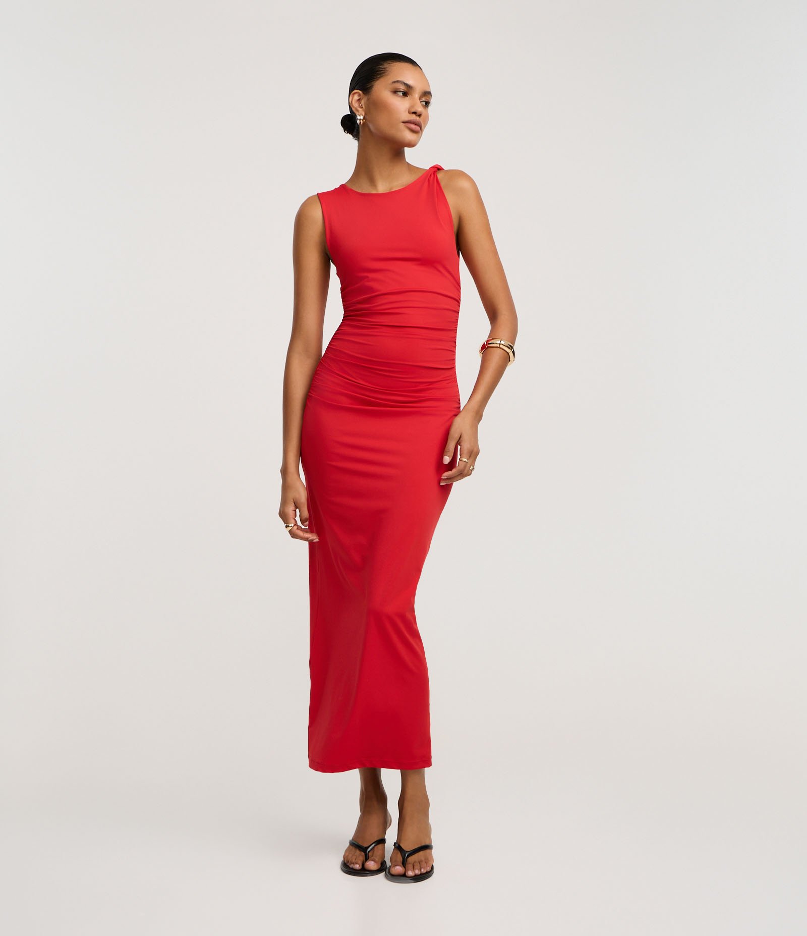 Vestido Reto Midi Sem Manga em Poliamida com Torcido Vermelho 1