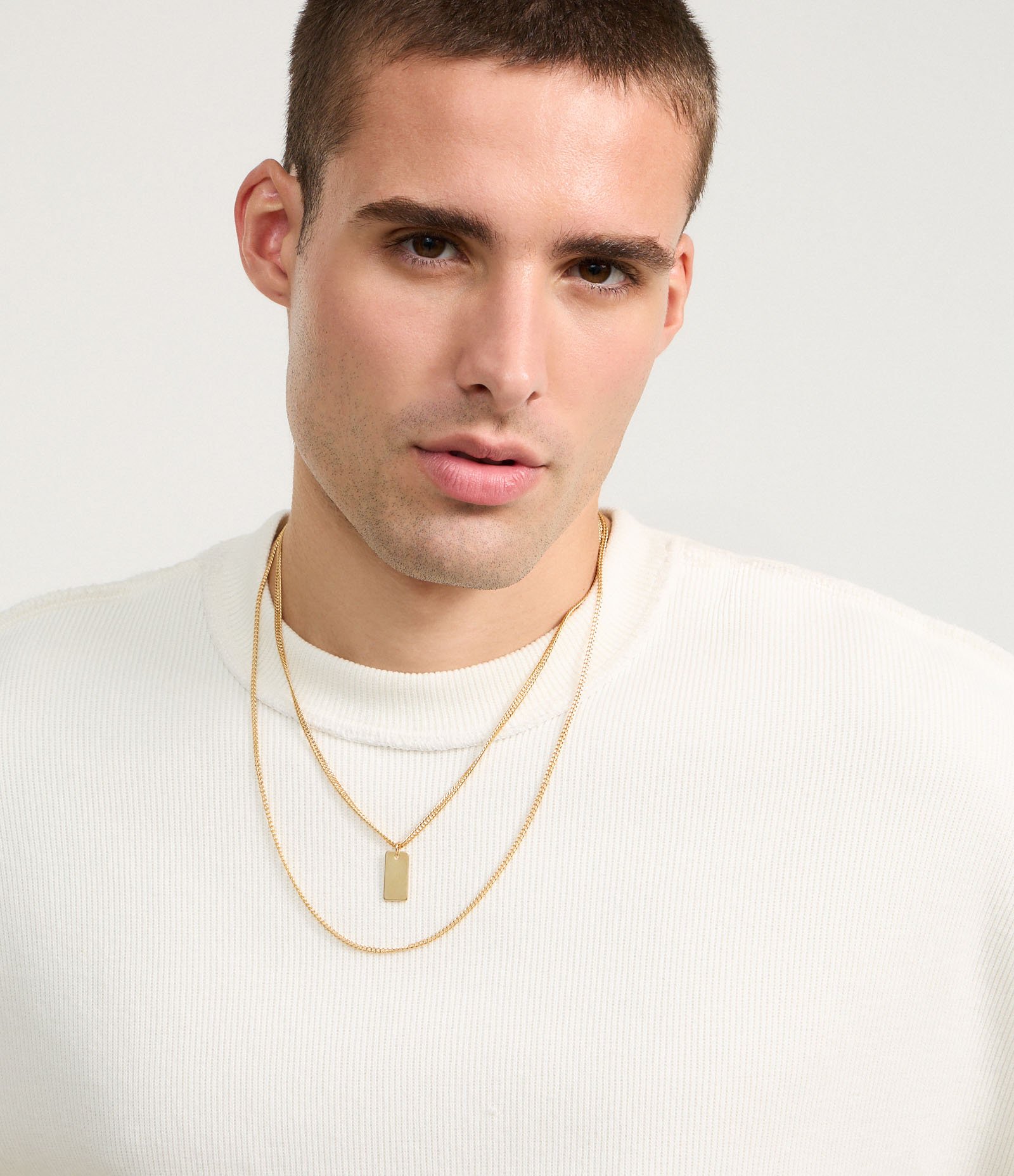 Colar Camadas em Metal com Plaquinha Dourado 1