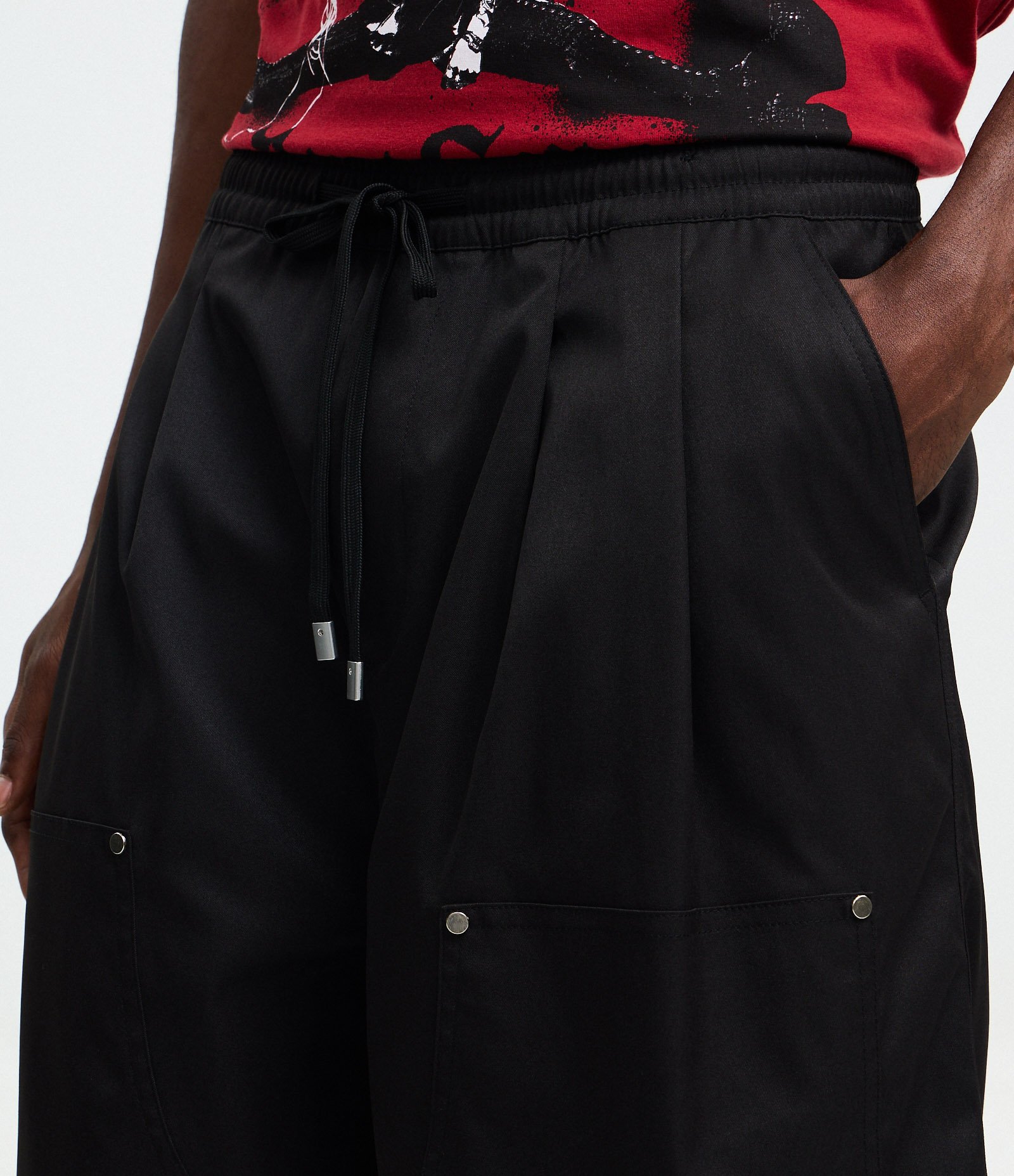 Bermuda Microfibra com Bolsos Frontais Preto 3