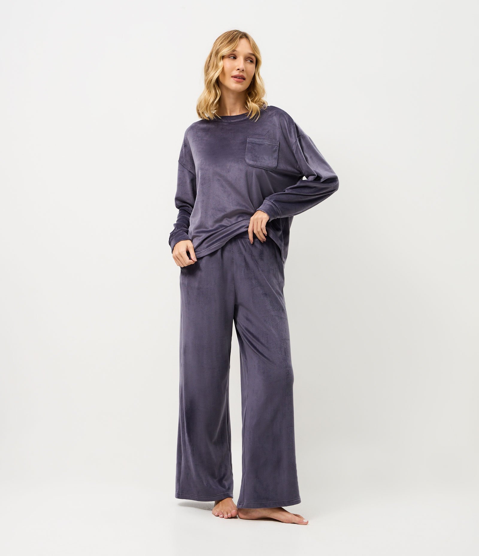 Pijama Longo em Plush com Bolsinho Cinza 1