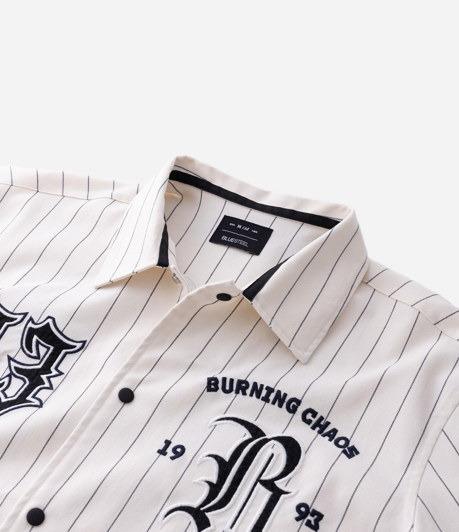 Camisa Baseball Listrada em Microfibra com Lettering Reckless Branco 8