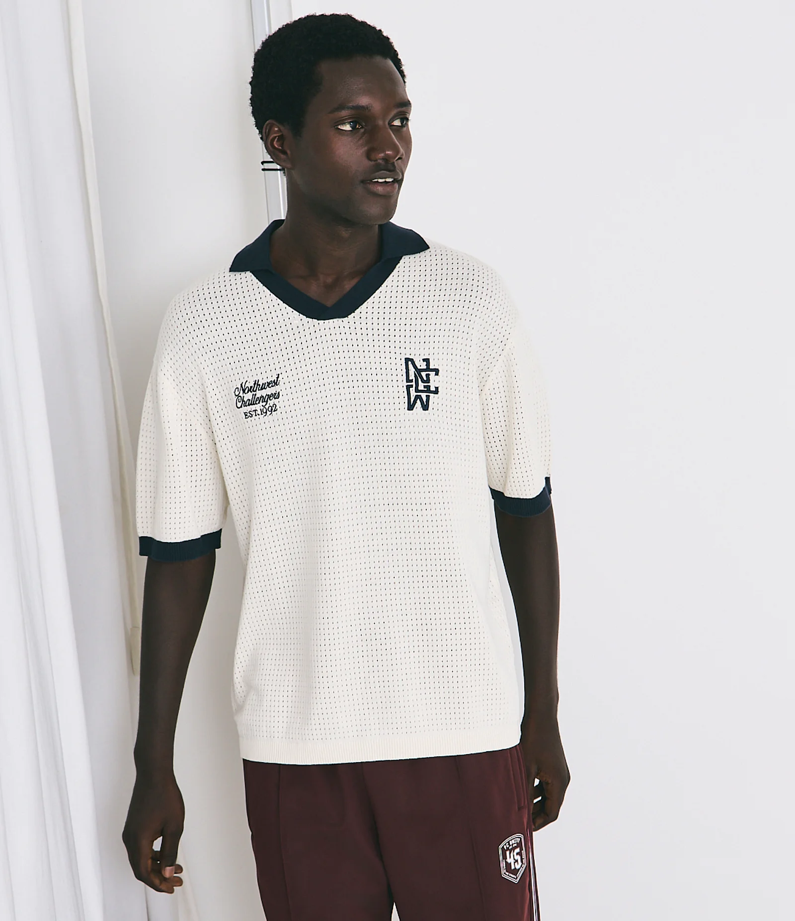 Camiseta Boxy em Tricô com Gola Polo e Bordado Off White 1