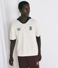 Camiseta Boxy em Tricô com Gola Polo e Bordado