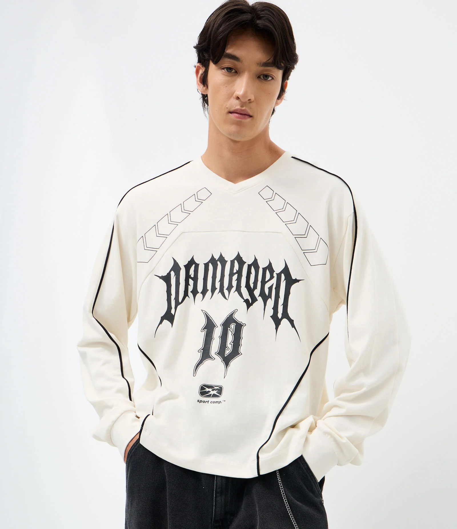 Camiseta Manga Longa Boxy com Recortes e Estampa Branco 2