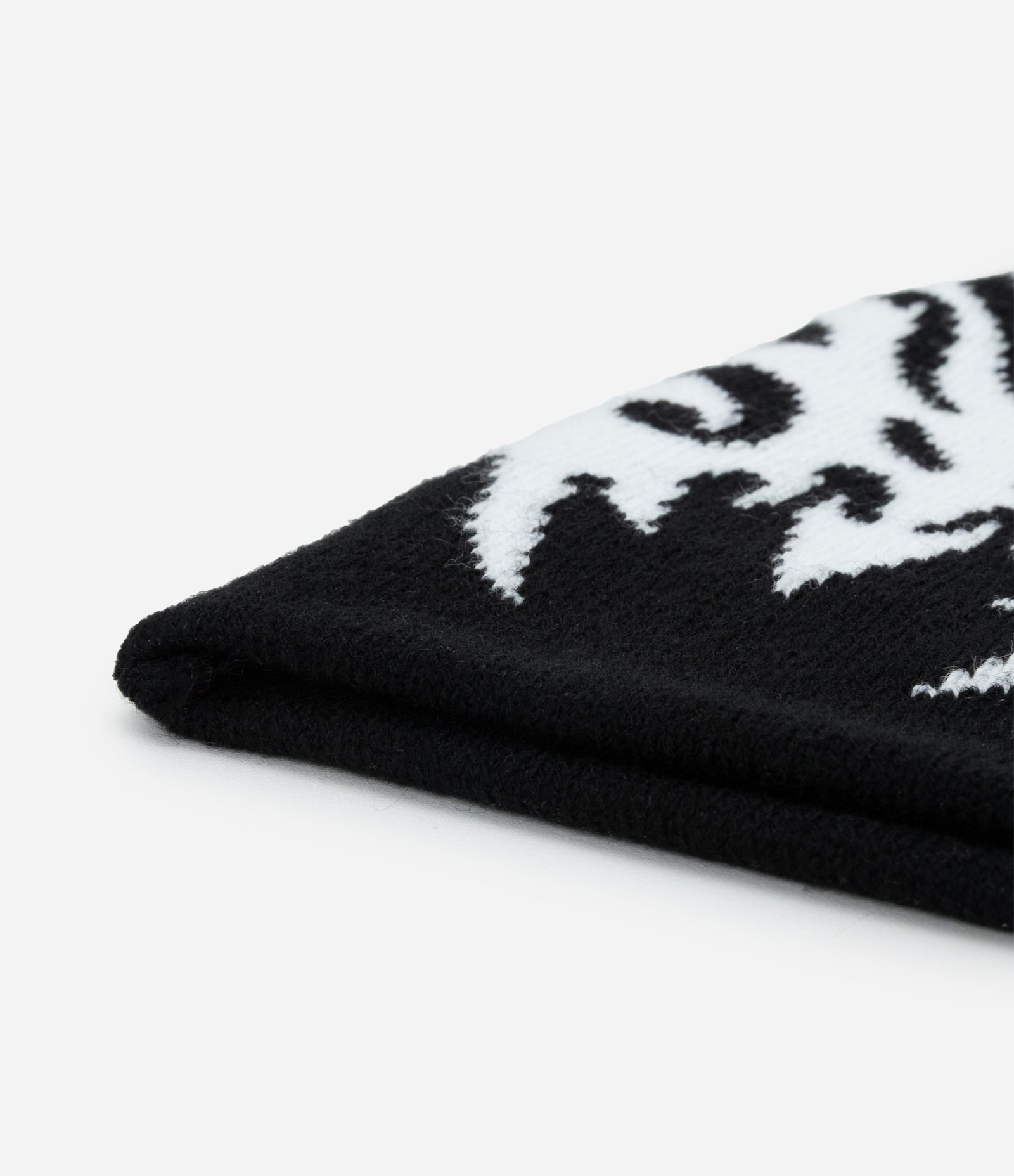 Touca em Tricô Dupla Face com Estampa Tribal Abstrata Preto 3