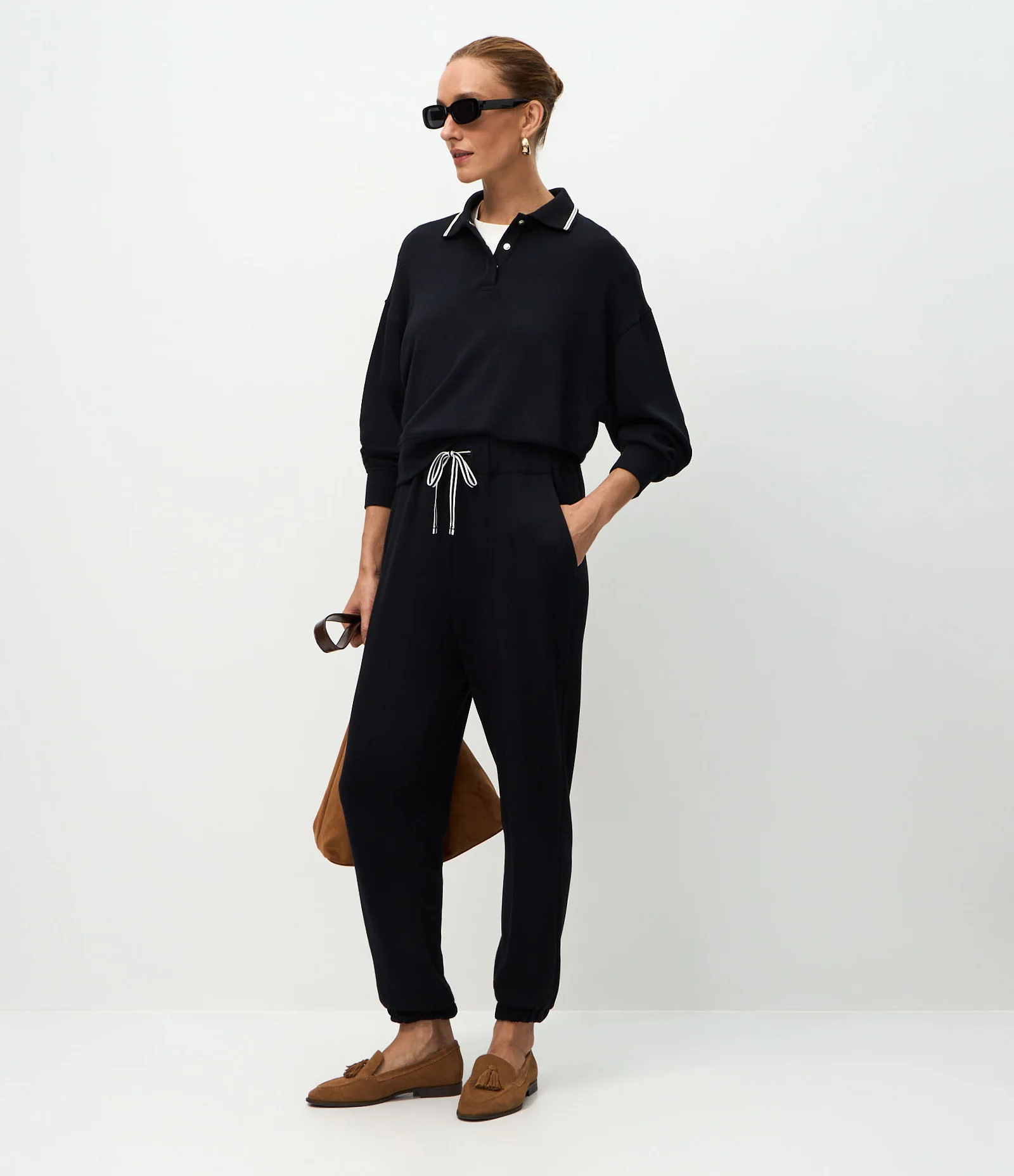 Calça Jogger em Moletom com Amarração na Cintura Preto 1