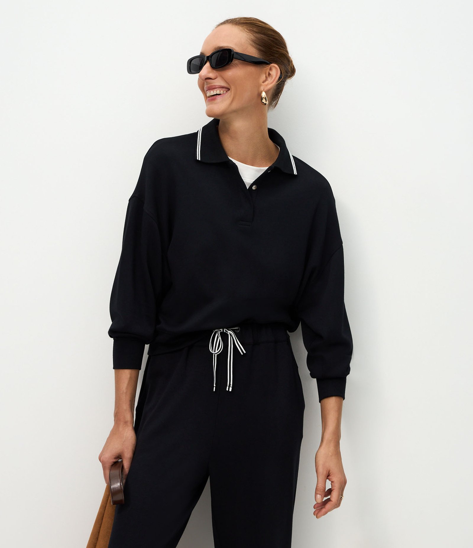 Casaco Fechado em Moletom com Gola Polo e Detalhe Constrastante Preto 1