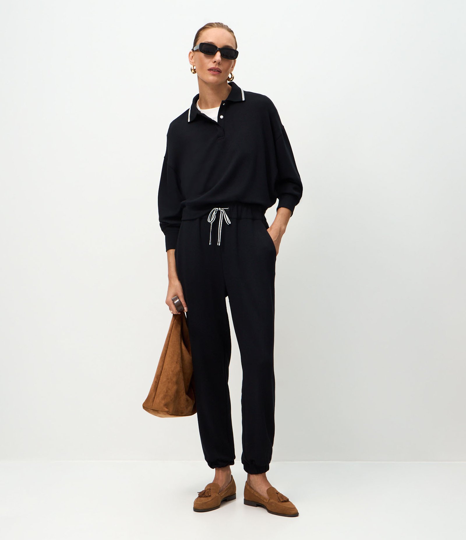 Casaco Fechado em Moletom com Gola Polo e Detalhe Constrastante Preto 2