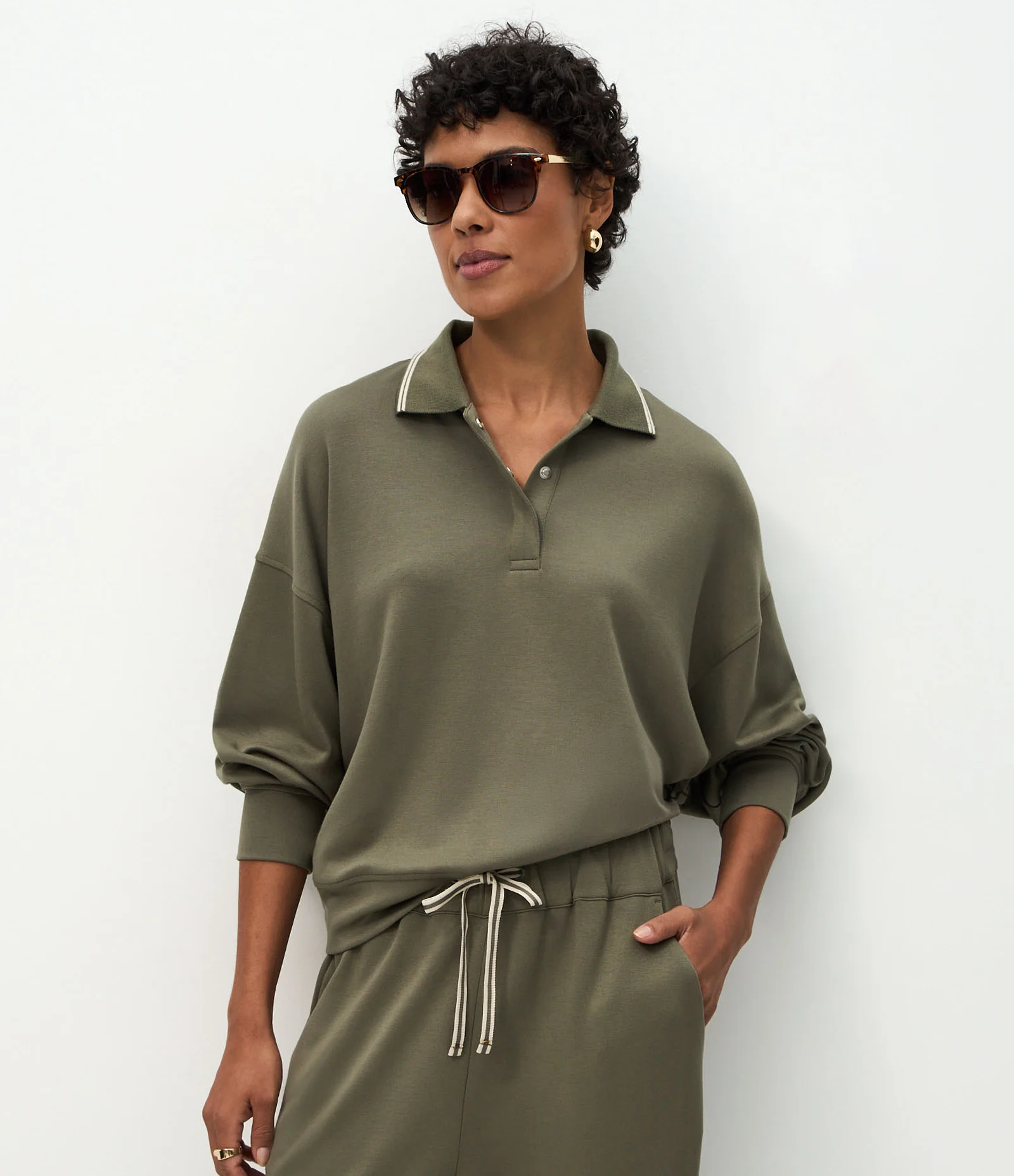 Casaco Fechado em Moletom com Gola Polo e Detalhe Constrastante Verde 1