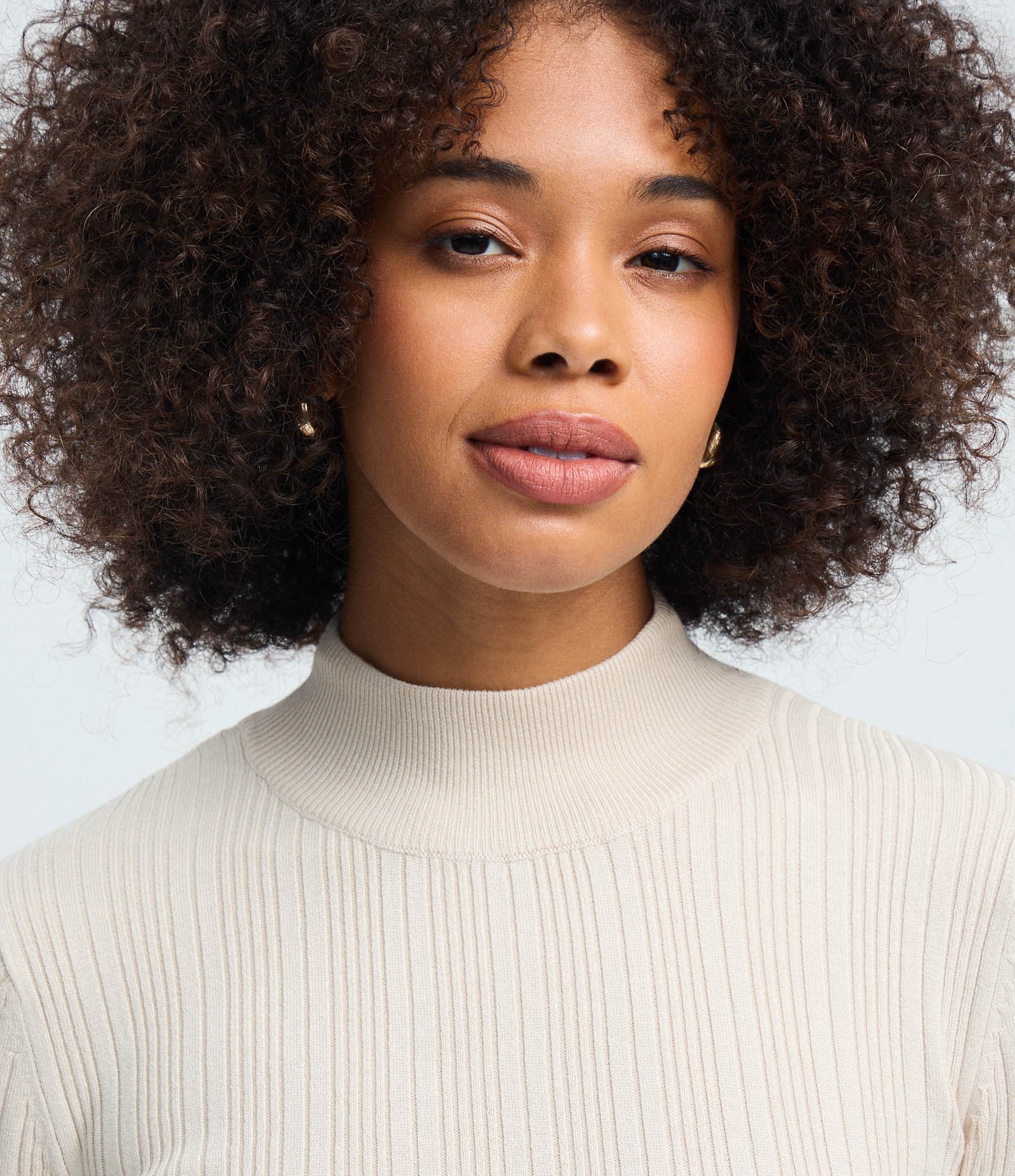 Blusa em Tricô com Gola Alta Off White 3