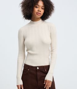 Blusa em Tricô com Gola Alta